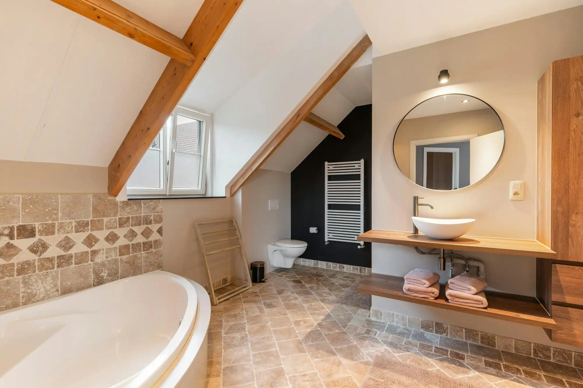 Woonst met B&B en appartement te koop in Minderhout foto 14