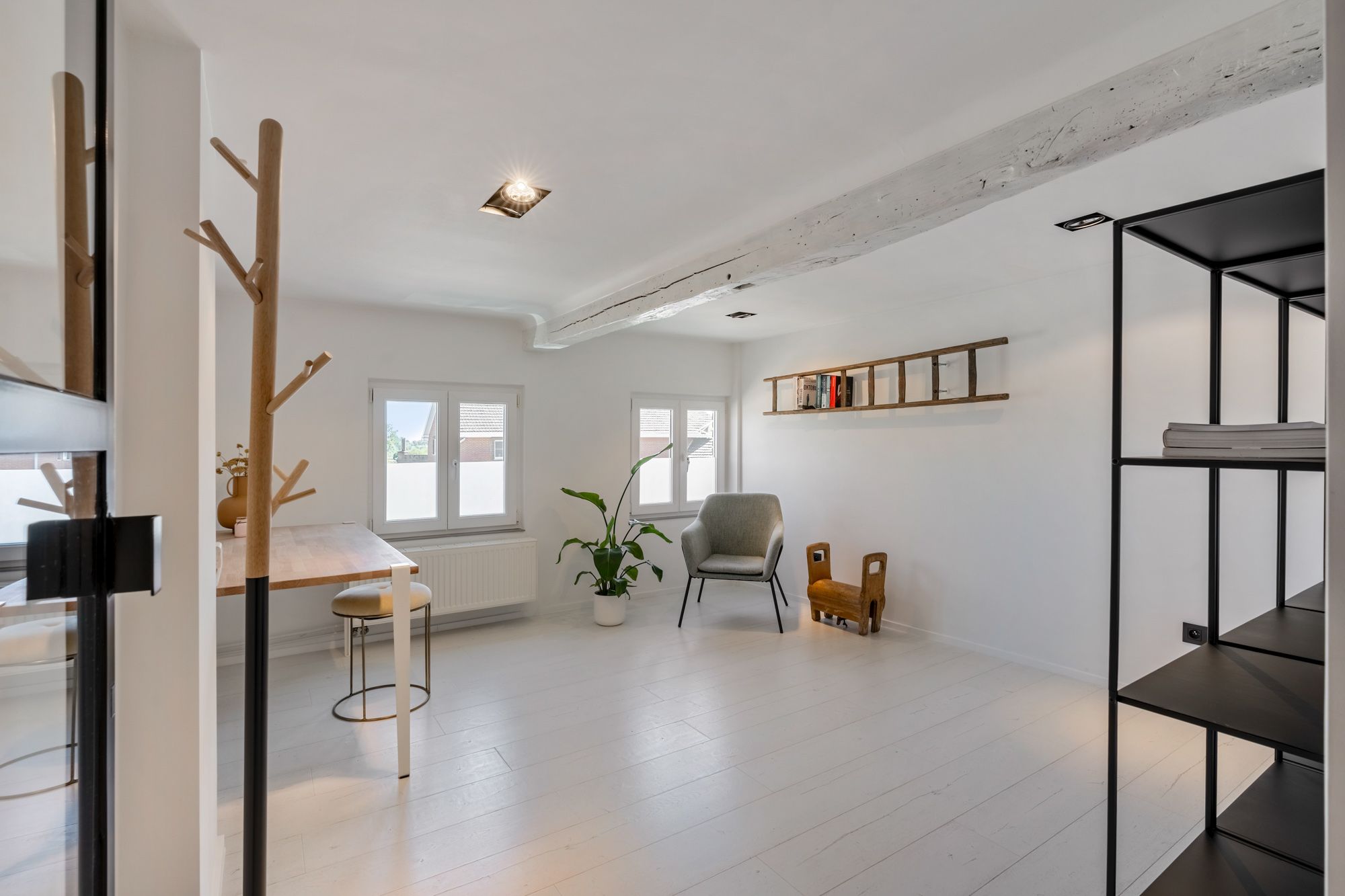 Compleet gerenoveerde en instapklare woning te Kortessem! foto 10