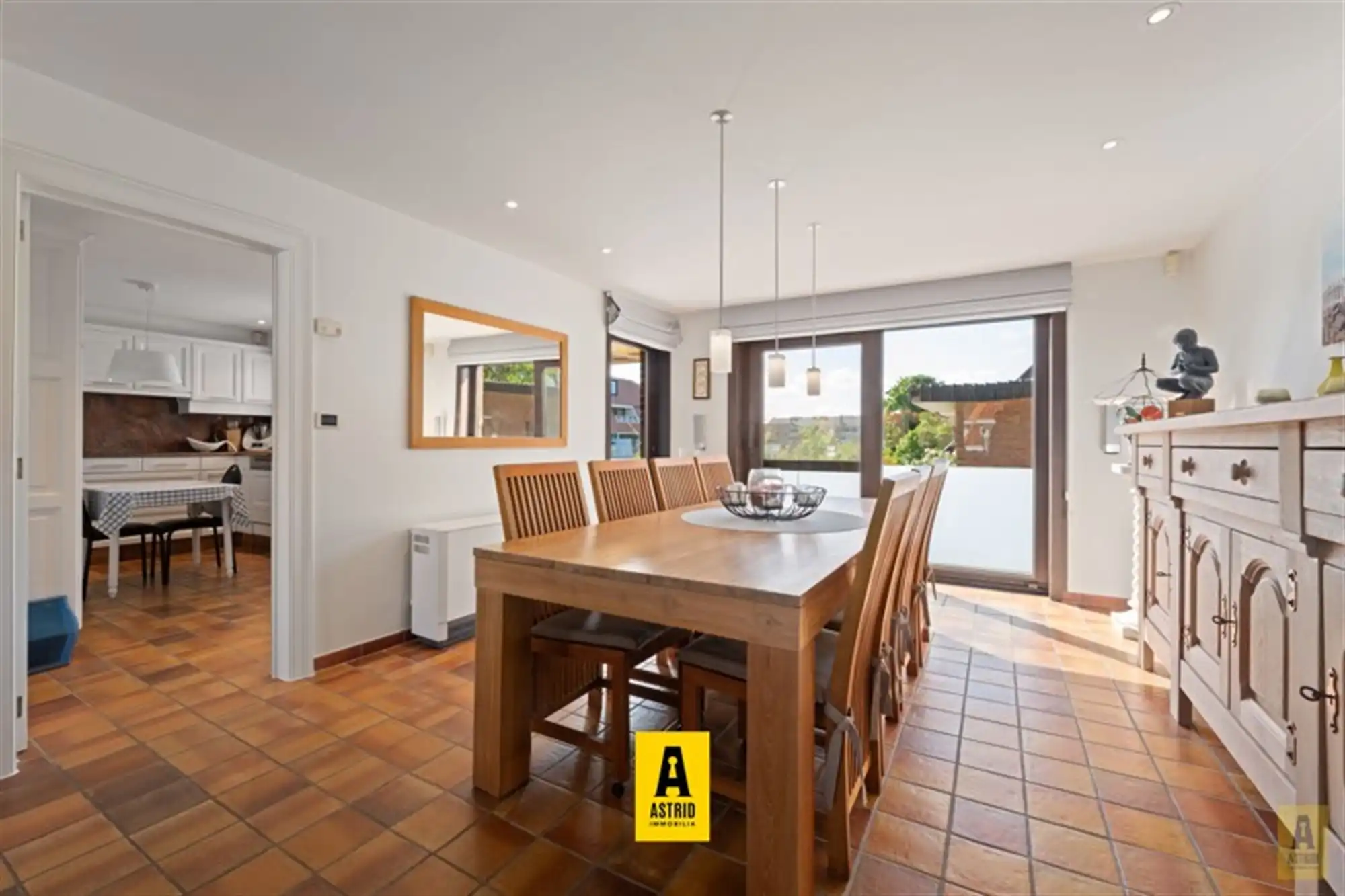 Karaktervolle voormalige dokterswoning met zee aan ruimte en mogelijkheden! foto 10