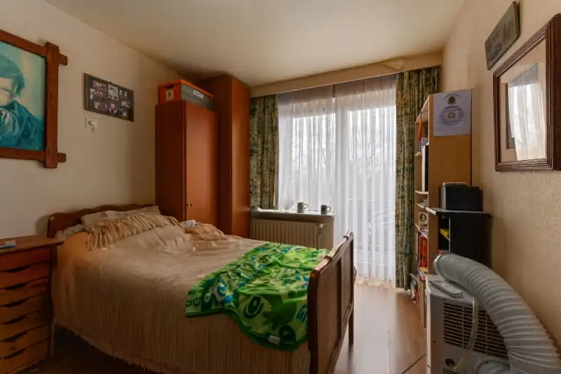 Roeselare : Instapklaar en ruim gerenoveerd appartement op toplocatie ! foto 7