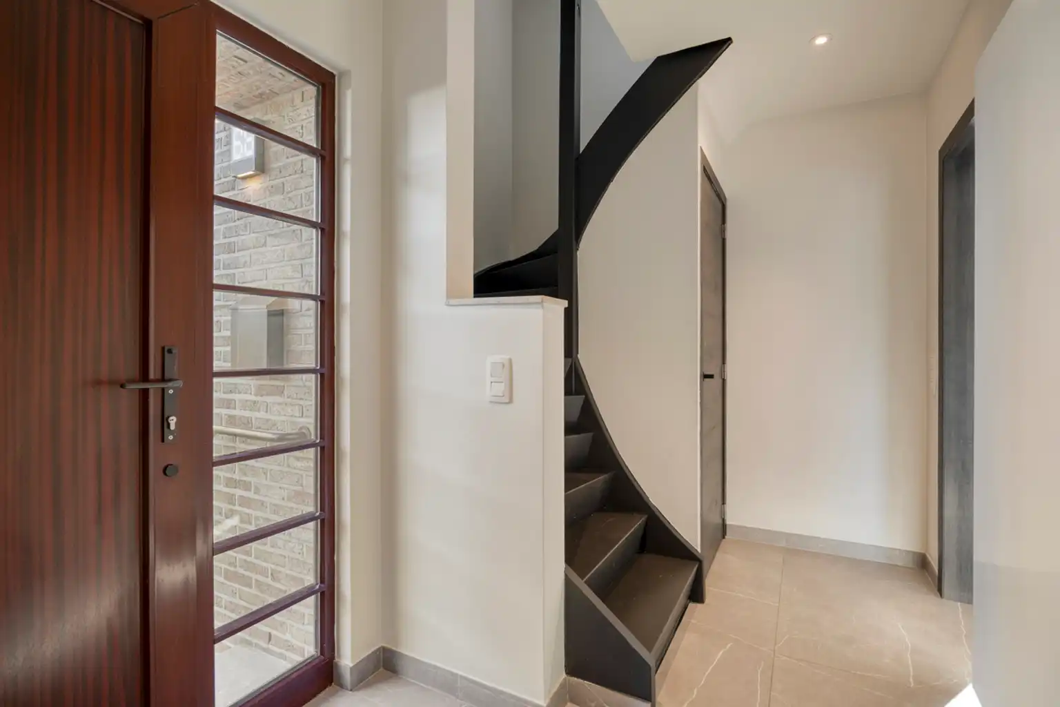 Perfect instapklare en centraal gelegen ruime HOB foto 4