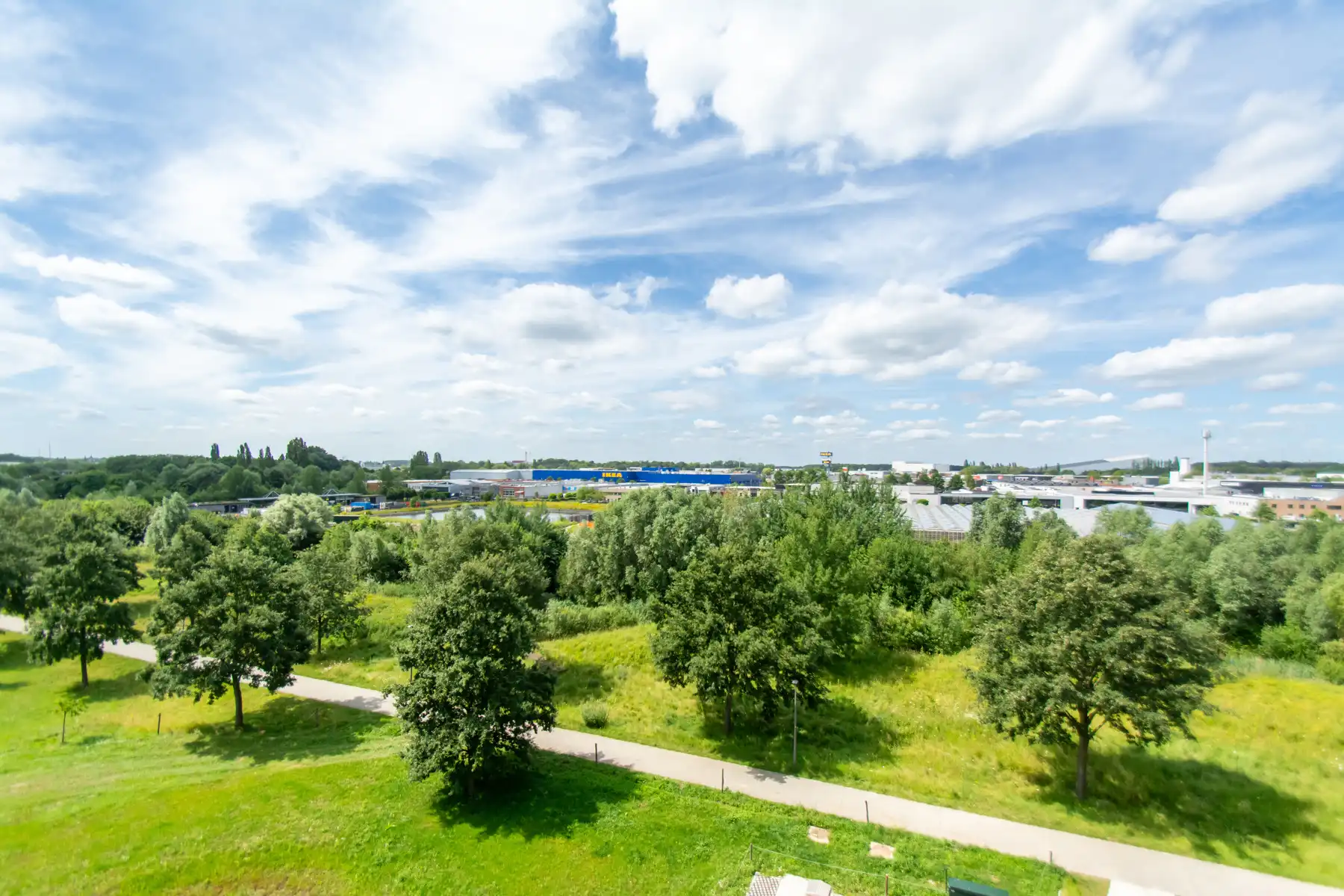 Rustig en comfortabel 3slpk appt. met mooi terras  foto 3