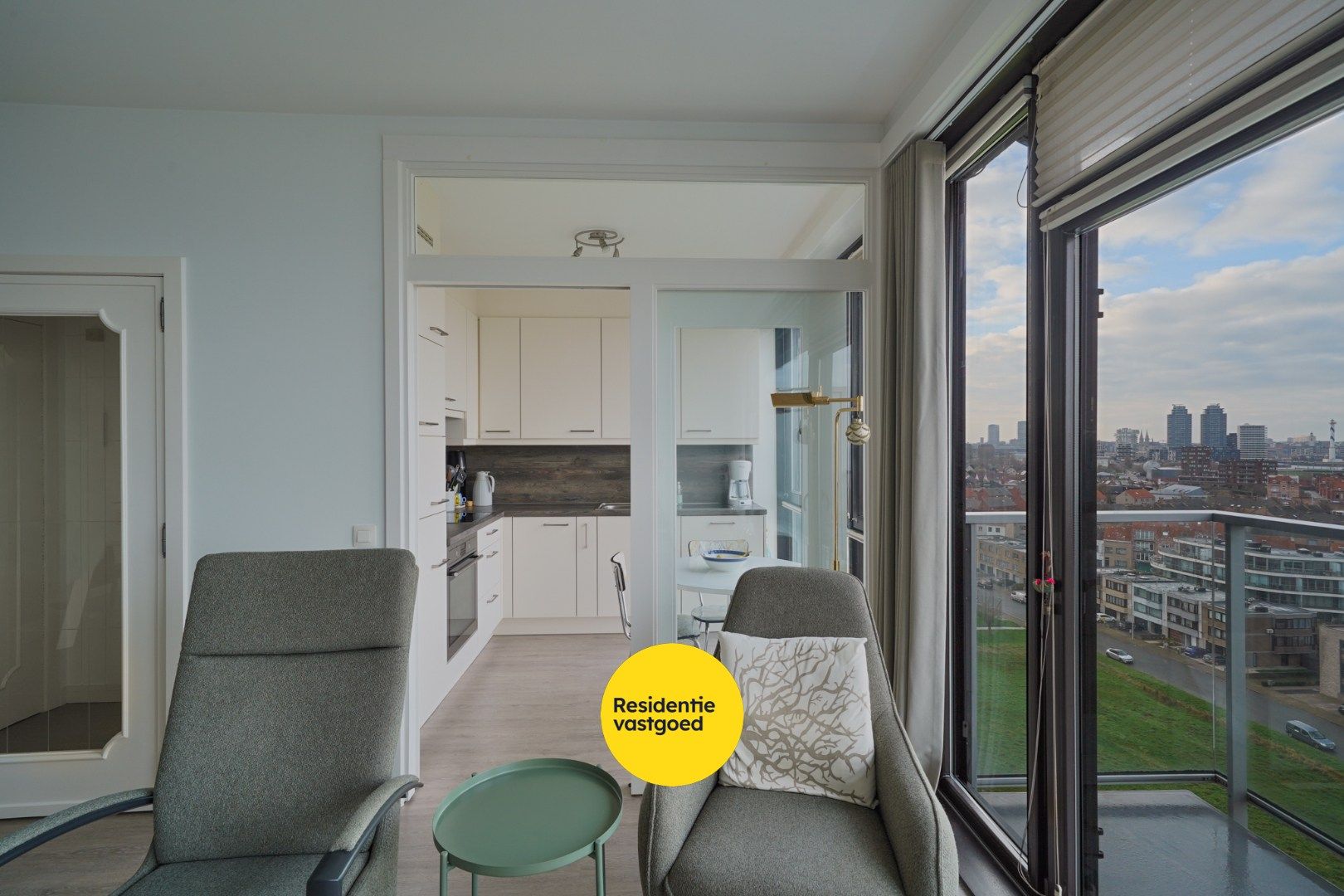 Appartement met 2 slaapkamers en zeezicht te Bredene foto 5