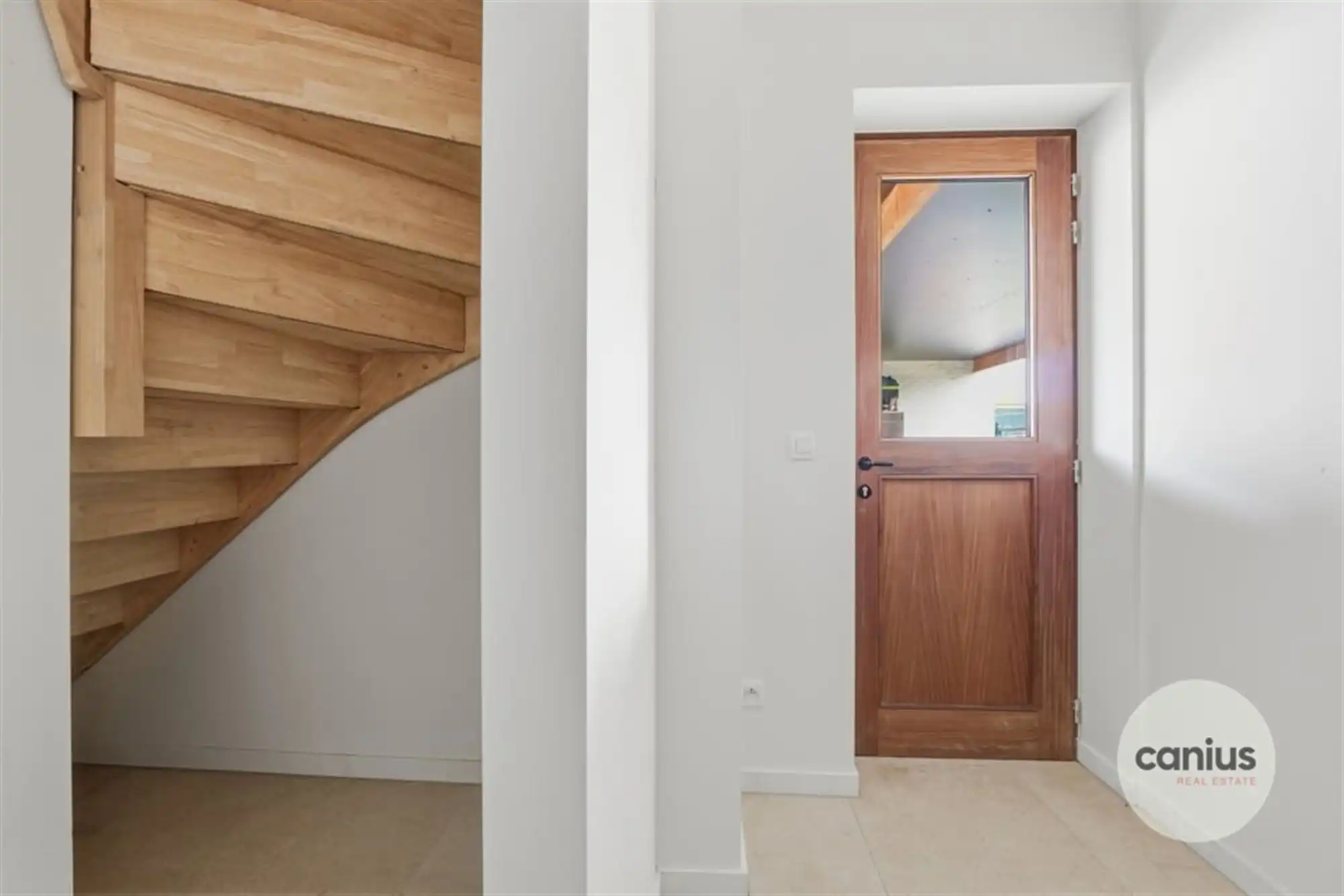 LANDELIJKE WONING MET 3 SLKS EN CARPORT foto 8