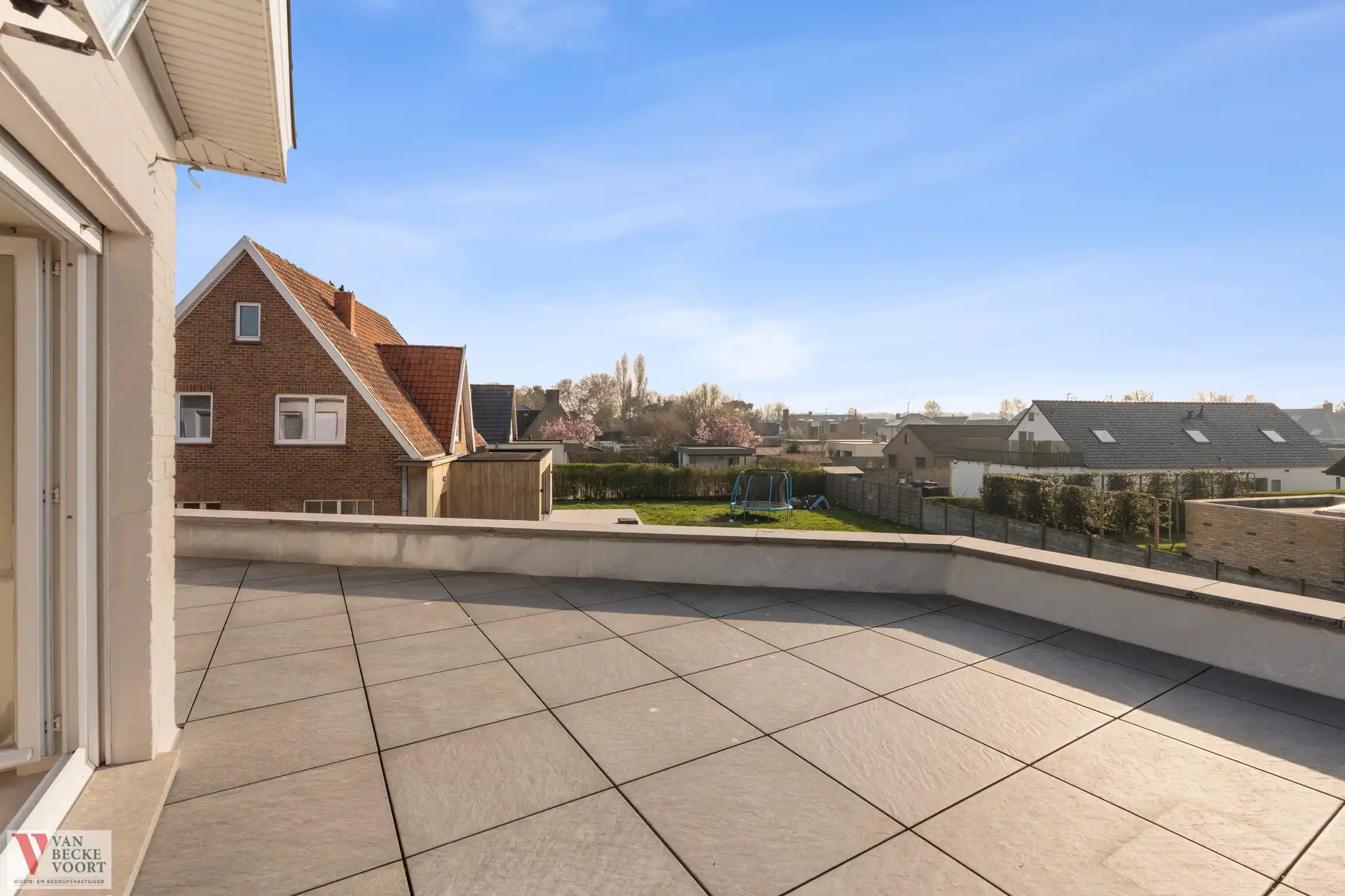 Huis aan invalsweg Oostende foto 18