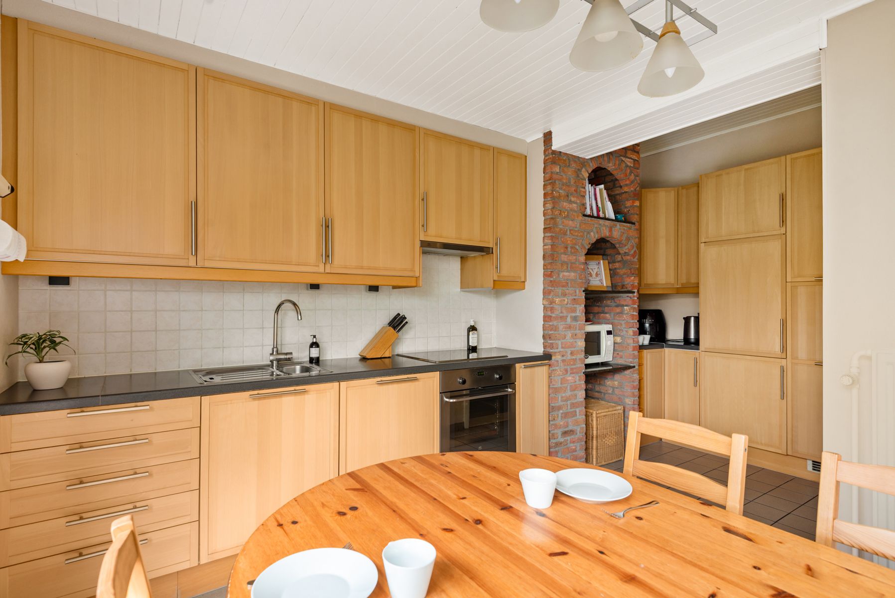 Functionele beletage met ruime vierde kamer / studio op gelijkvloers. foto 6