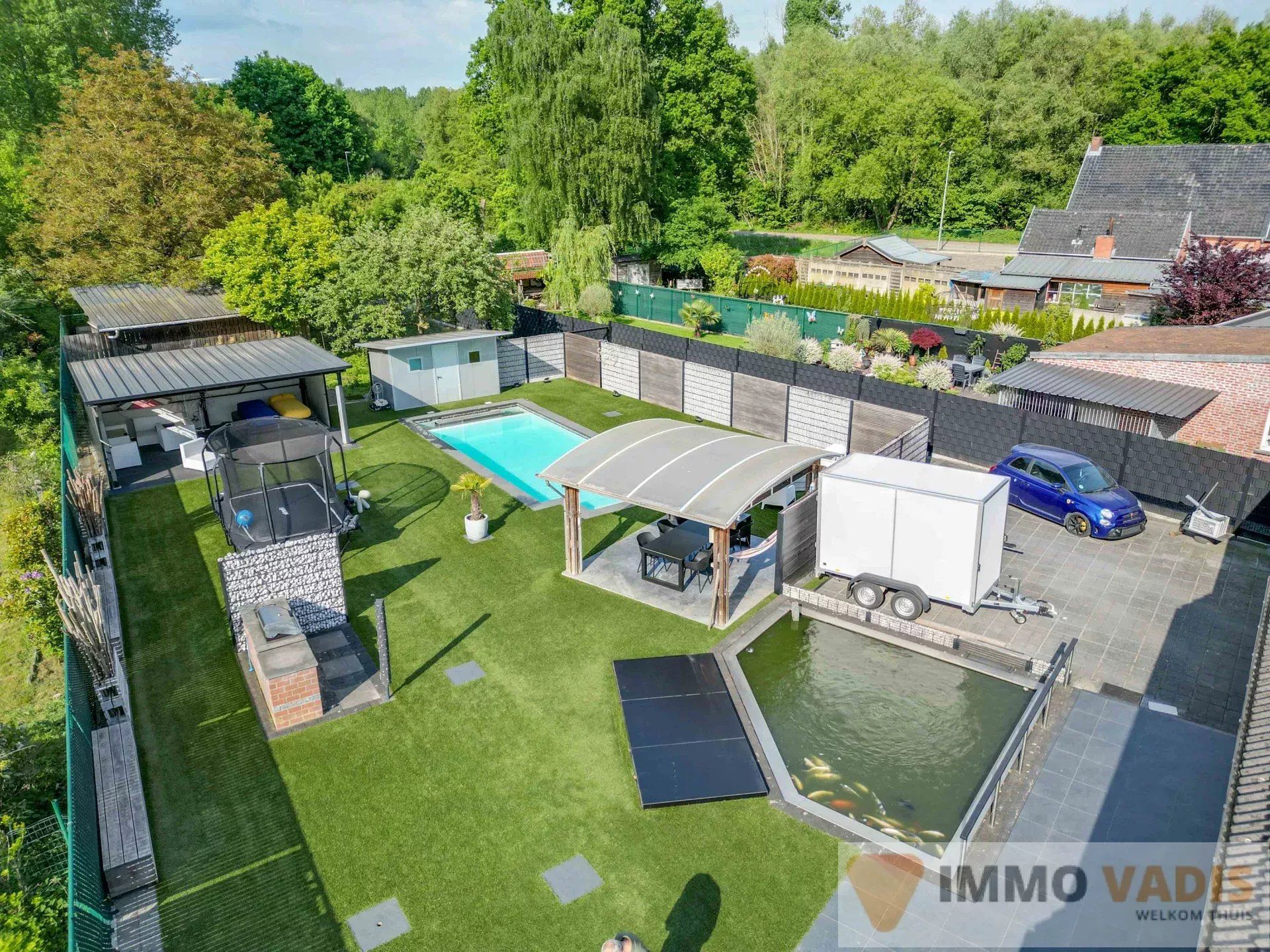Ruime luxewoning met zwembad foto 22
