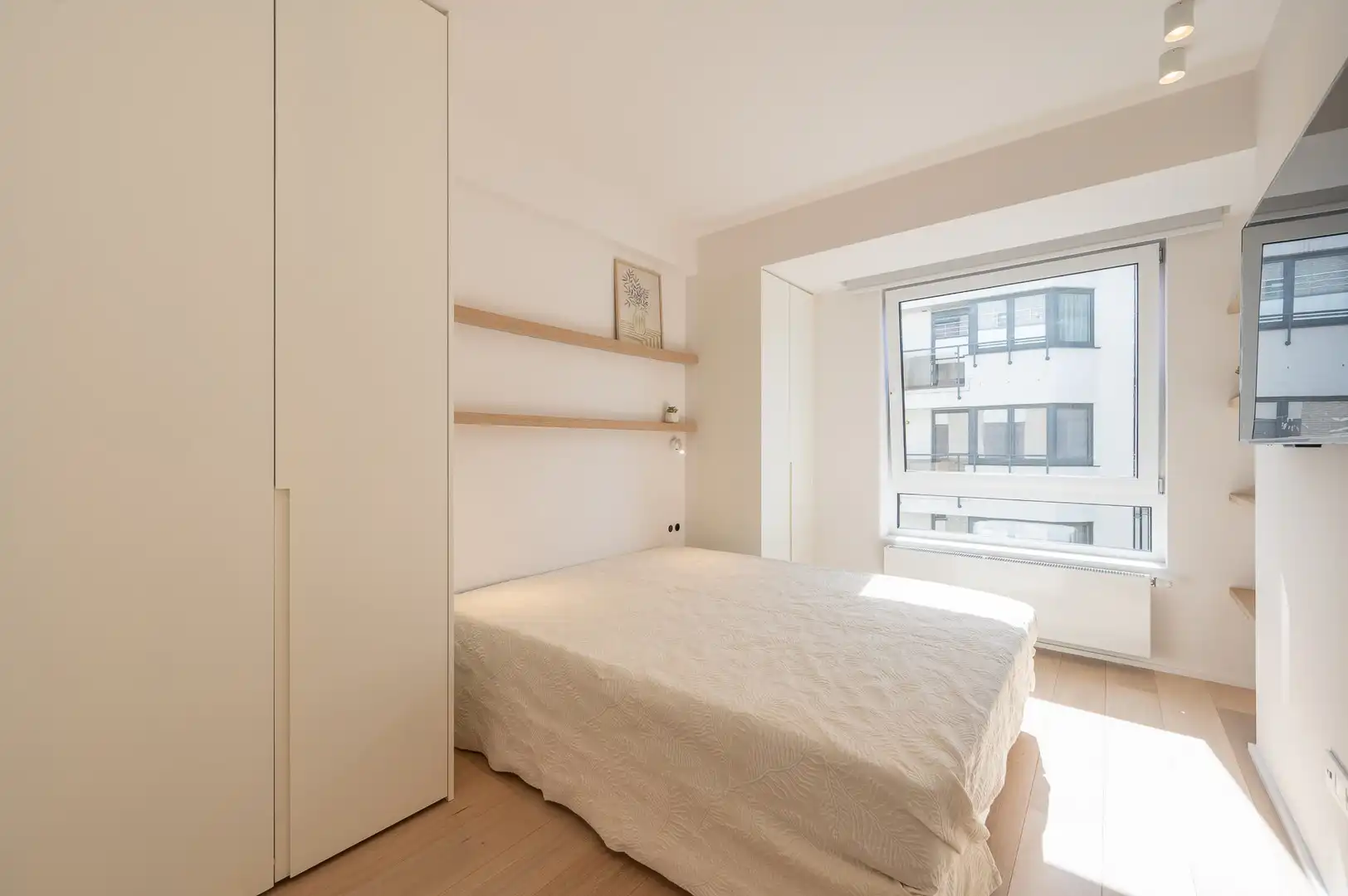 Lichtrijk 3-slaapkamer appartement centraal gelegen. foto 19