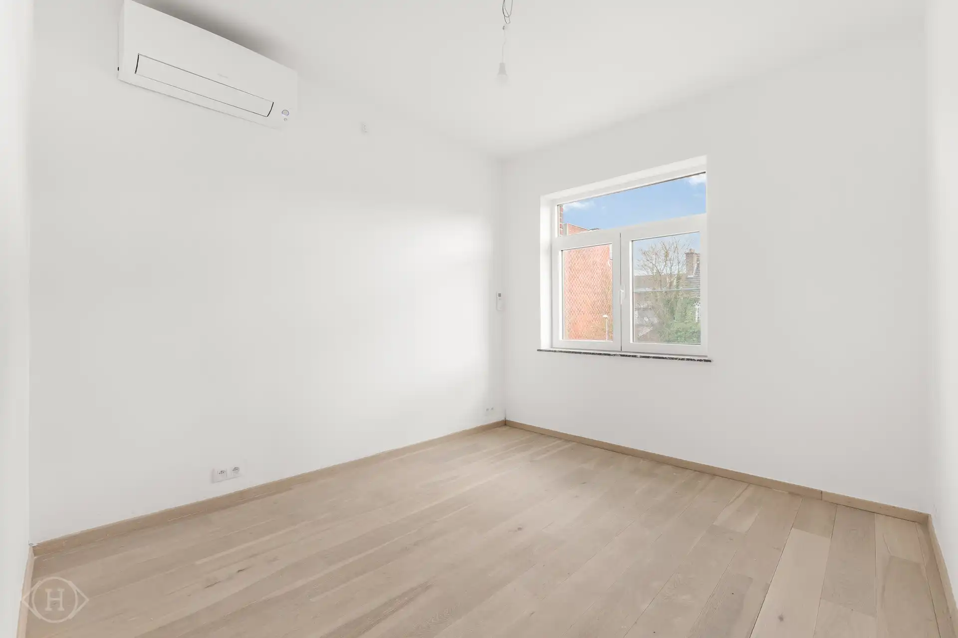 Gerenoveerd 2-slaapkamerappartement op toplocatie foto 10