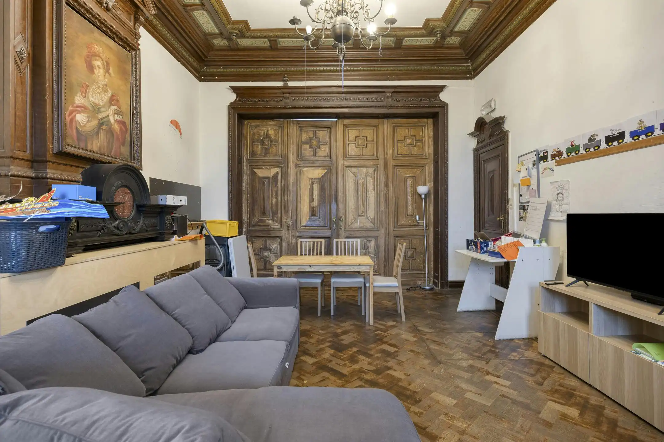 Op te frissen herenhuis met 7 slaapkamers en stadstuin. foto 4