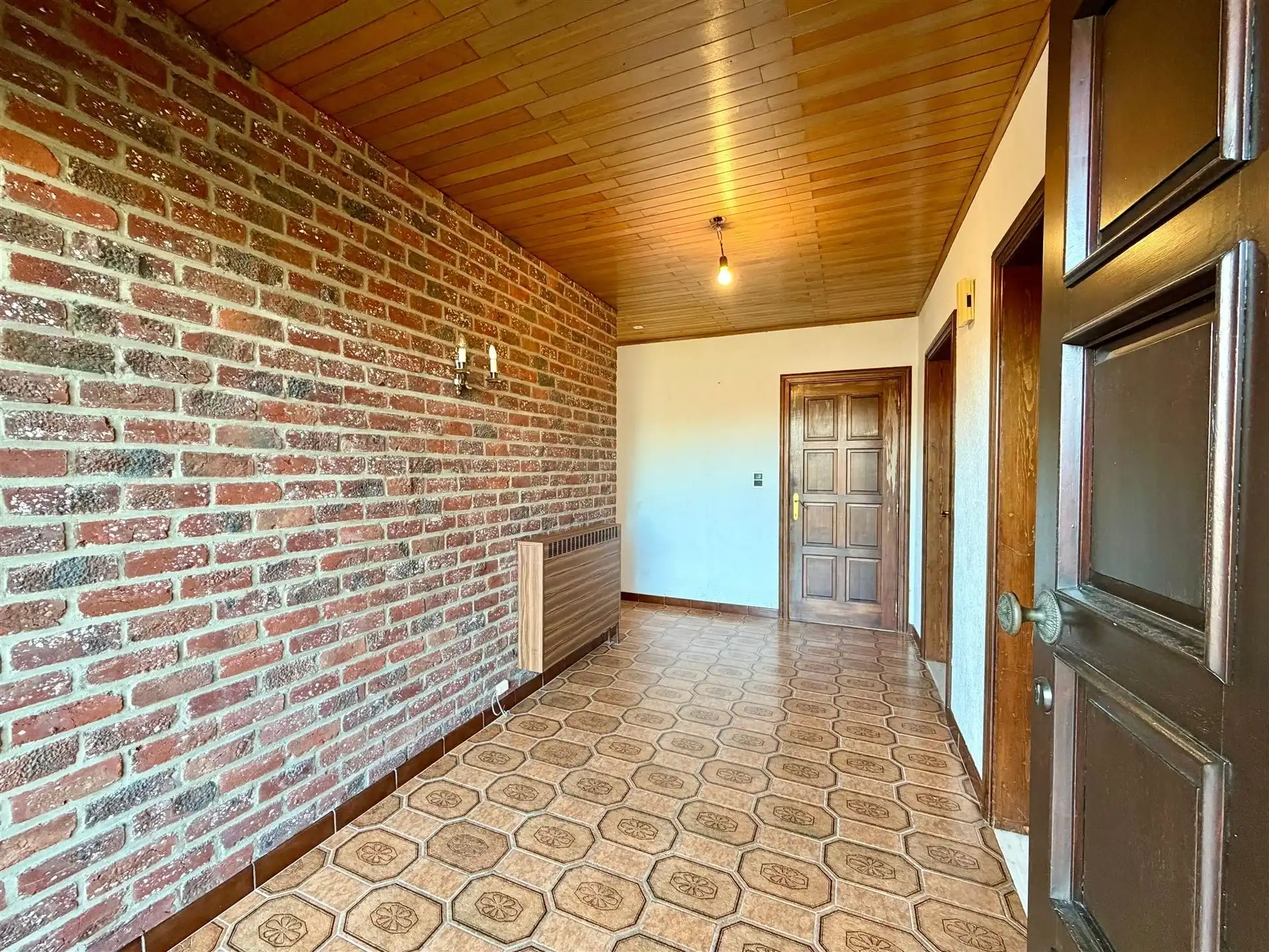 Ruime gezinswoning met 5 slaapkamers foto 4