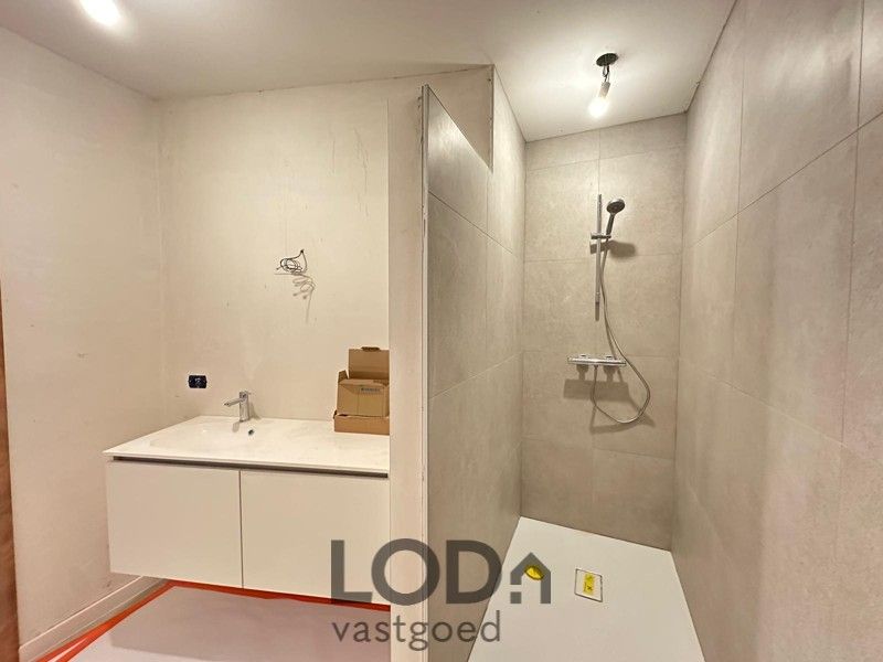 Instapklaar NIEUWBOUWAPPARTEMENT op een uitstekende locatie! foto 5