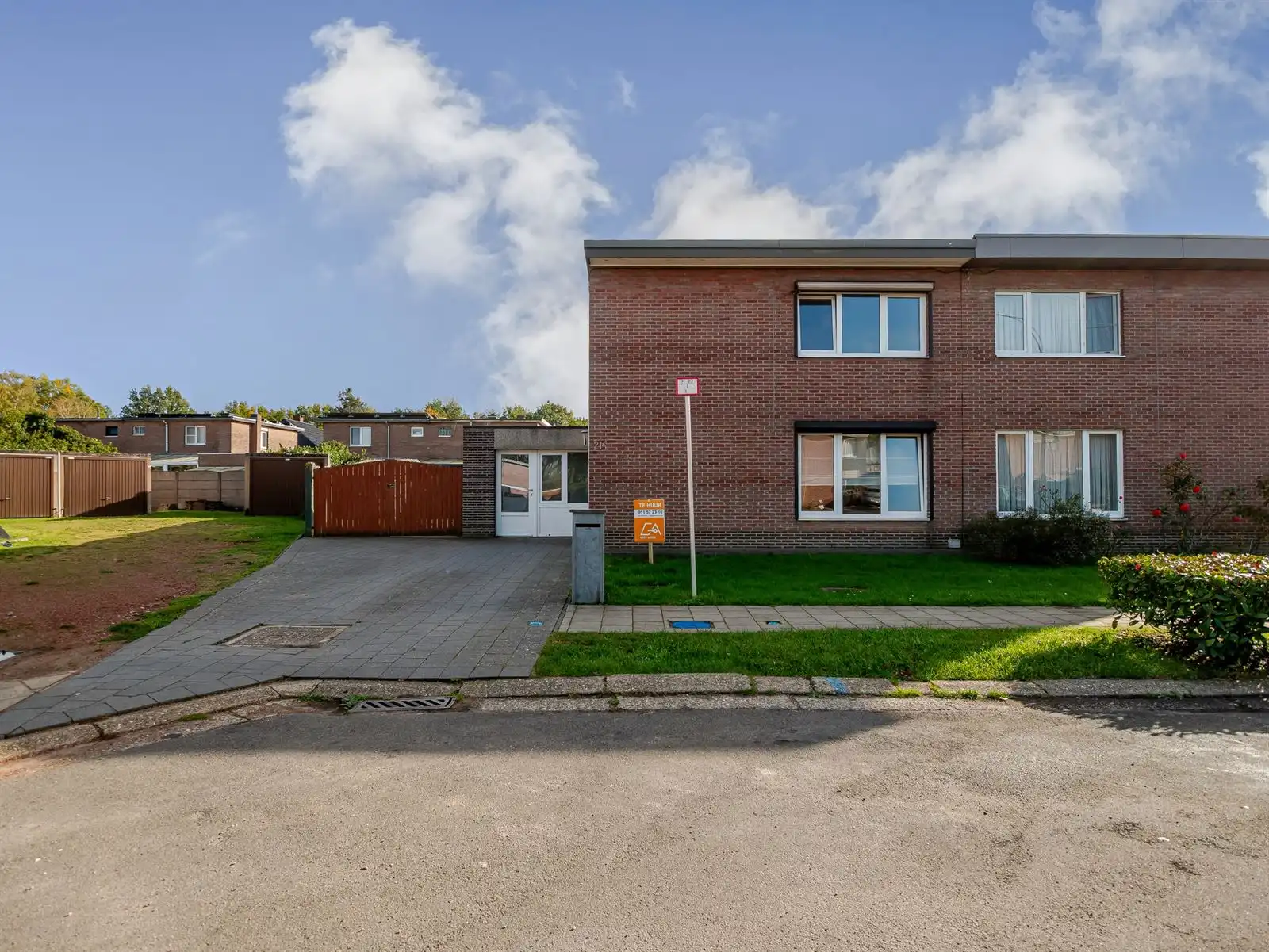 Huis foto {{pictureIndex}}