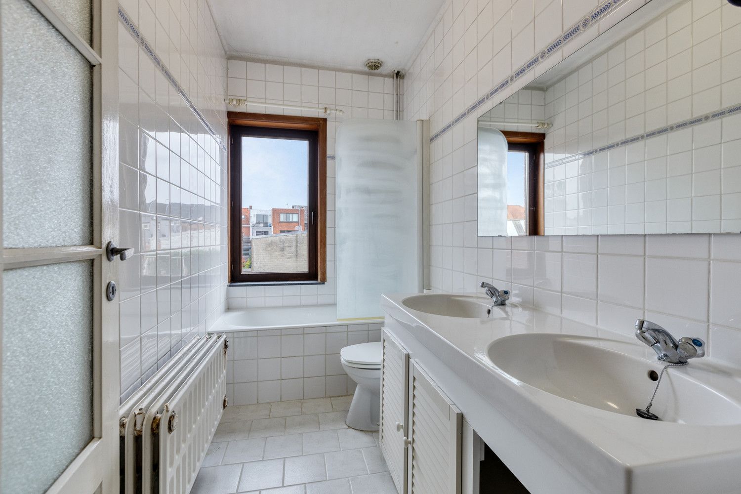 ZEER CHARMANTE WONING MET 4 SLAAPKAMERS, TUIN EN GARAGE TE DIEST! foto 21