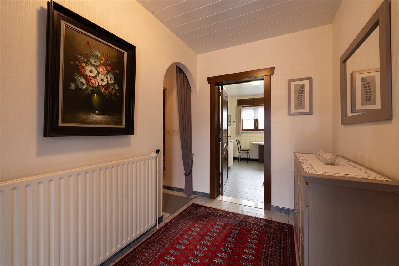 Netjes onderhouden woning op 11a95 grenzend aan agrarisch gebied foto 4
