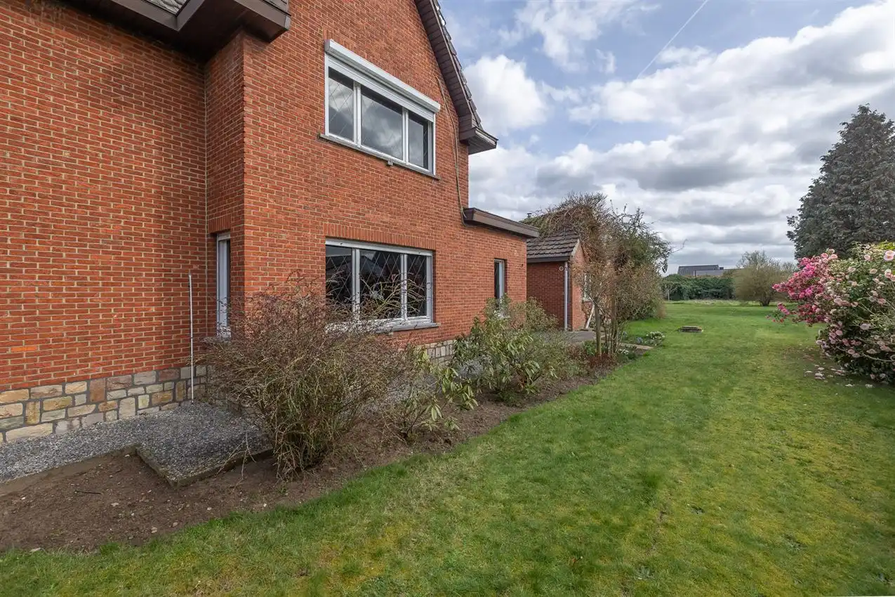 Rustig gelegen te renoveren woning met 3 slk foto 41