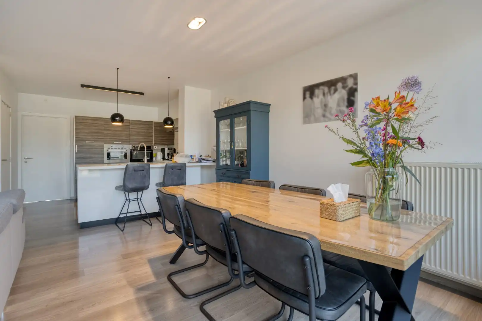 Instapklare woning met 5 slaapkamers garage en tuin! foto 5