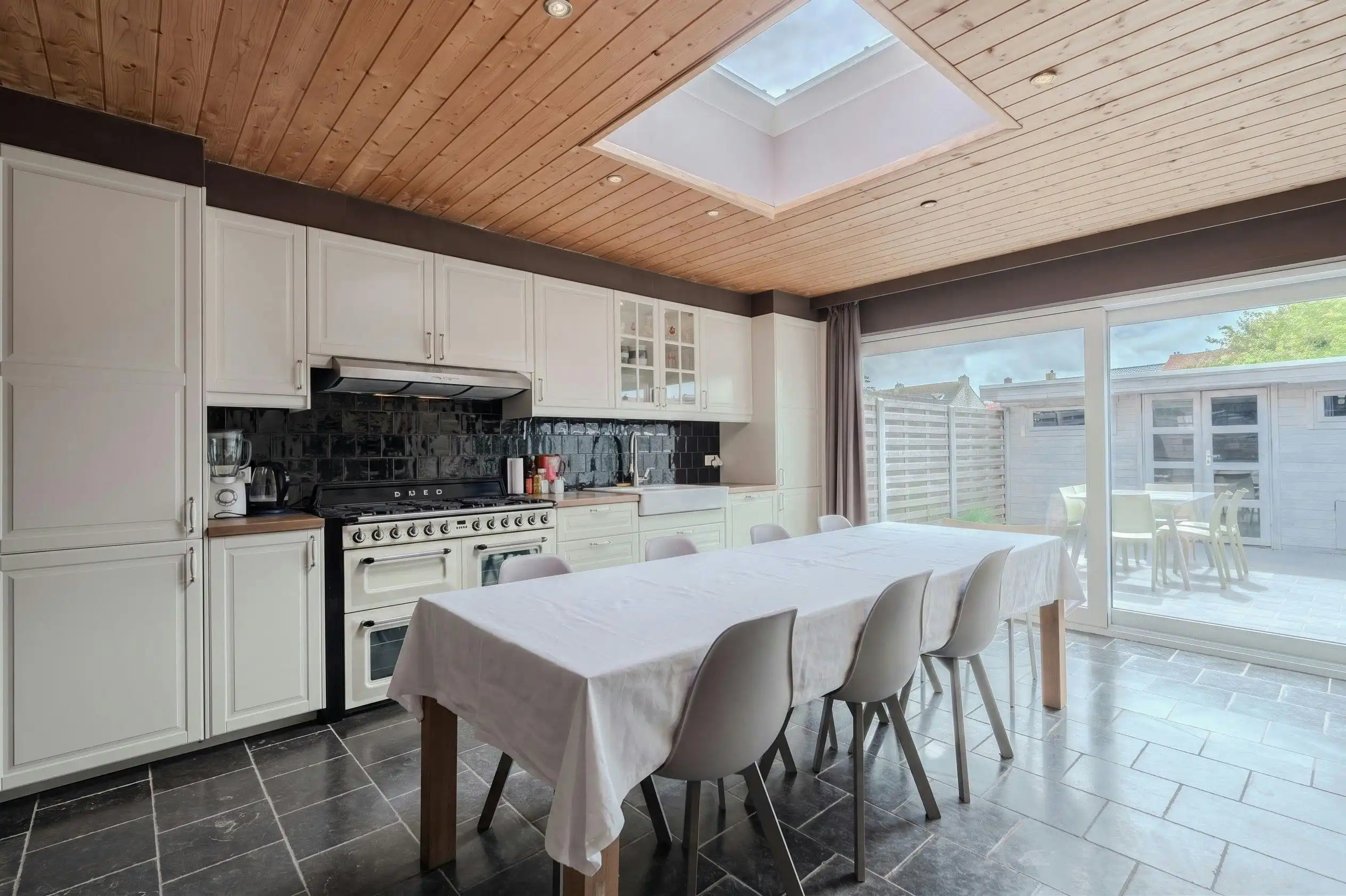 Instapklare woning met zongericht terras in centrum Middelkerke! foto 5