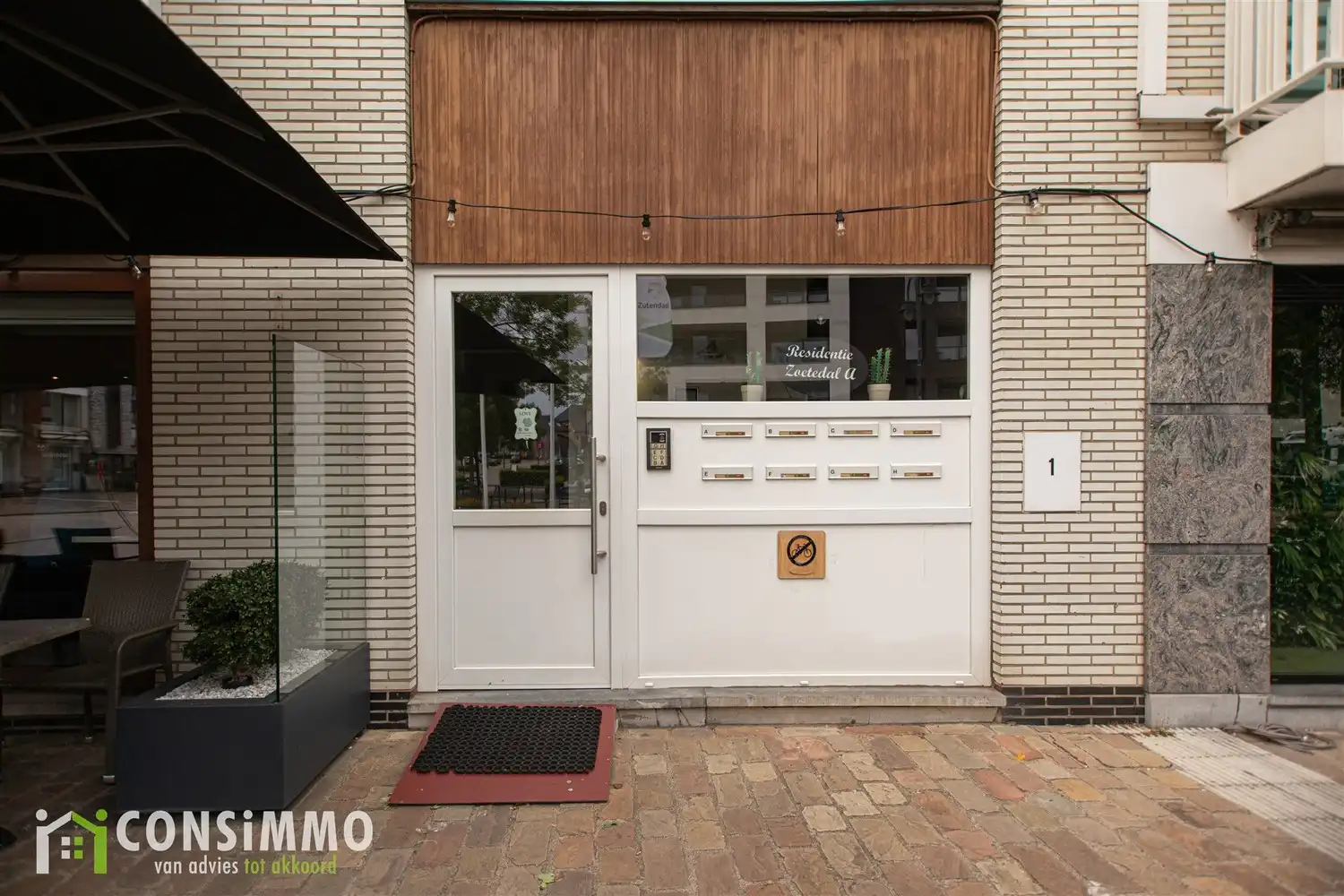 Instapklaar appartement met 2 slaapkamers en parking in Zutendaal-Centrum foto 2