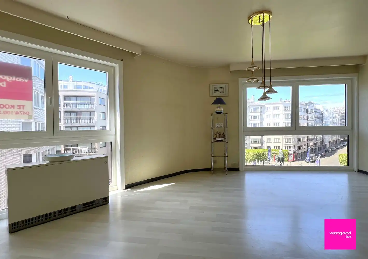 Lichtrijk hoekappartement met 2 slaapkamers en terras, hart van Oostende foto 6