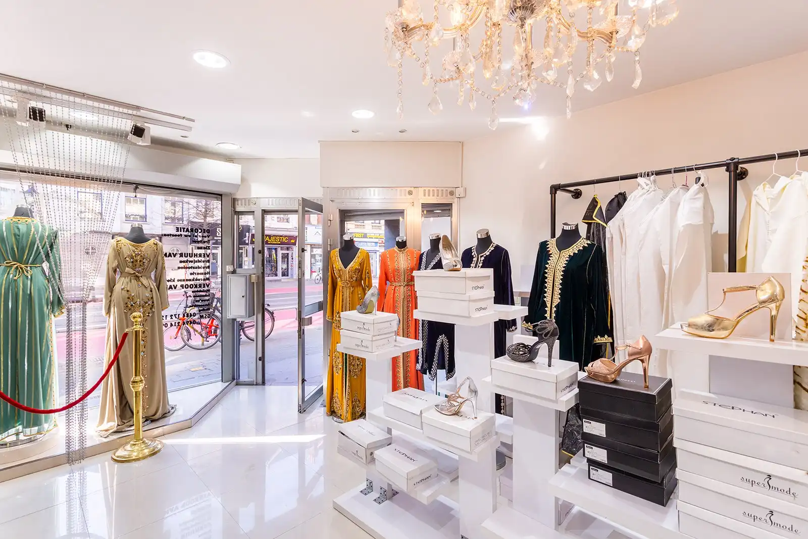 Handelsruimte te koop op een toplocatie met veel passage foto 22