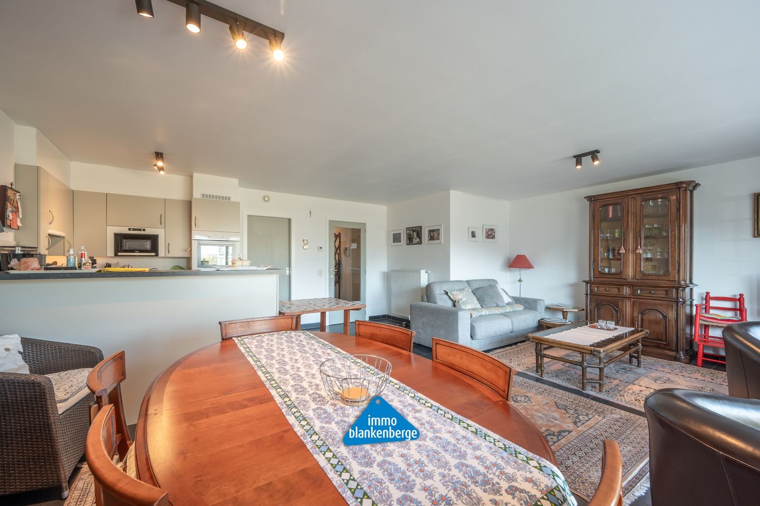 Zeer ruim Appartement op steenworp van Strand, Zee en Duinen foto 8