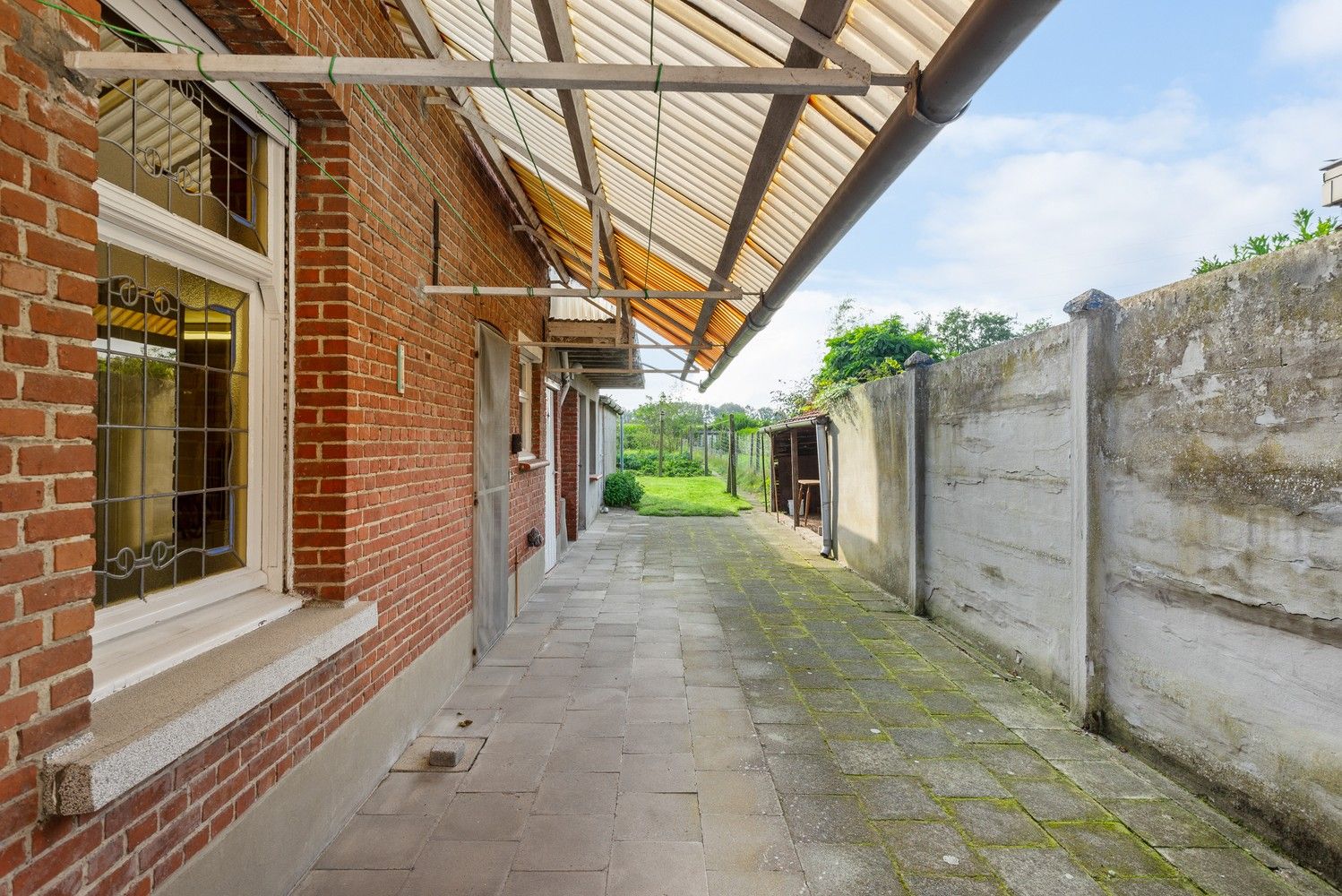 Te renoveren woning met tuin en 2 slaapkamers te koop in Oelegem foto 14