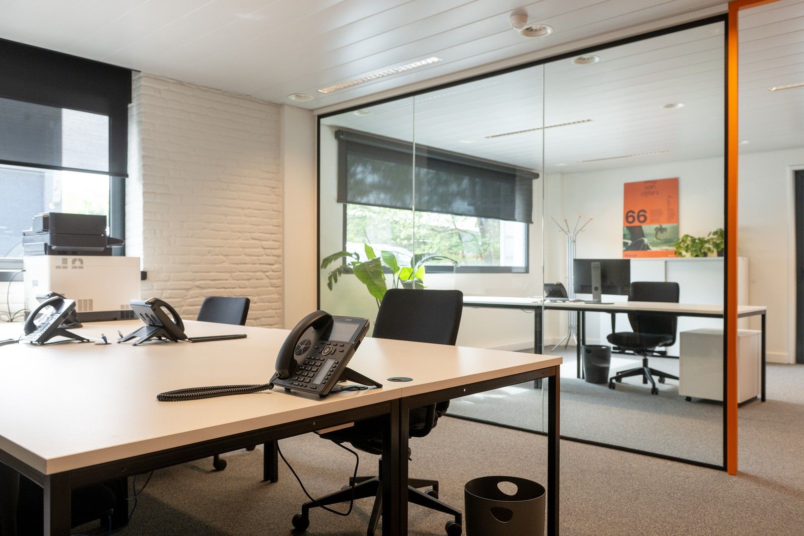 Compleet uitgeruste kantoorruimtes op de Brechtsebaan! foto 5