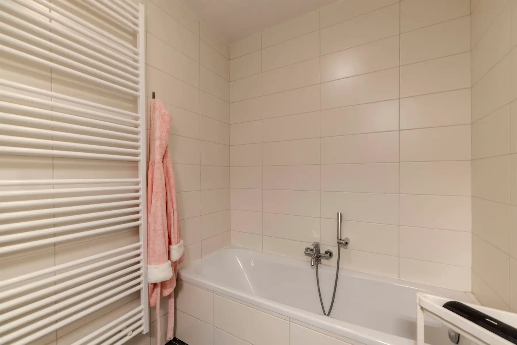 Ruim en stijlvol appartement met 3 slpks, terras en ondergrondse staanplaats in hartje Balen foto 17
