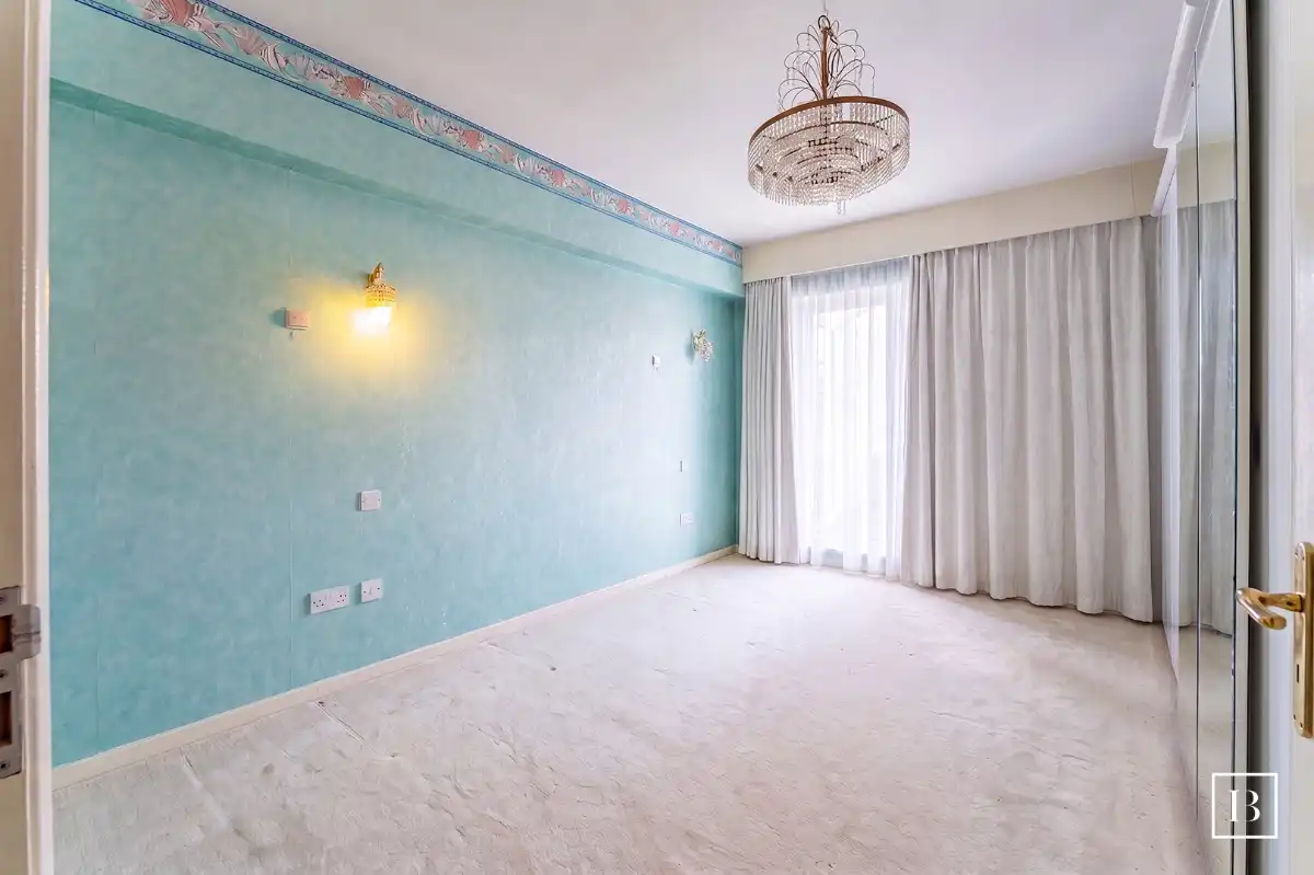 Ruim appartement met inpandige garagebox nabij het centrum foto 6