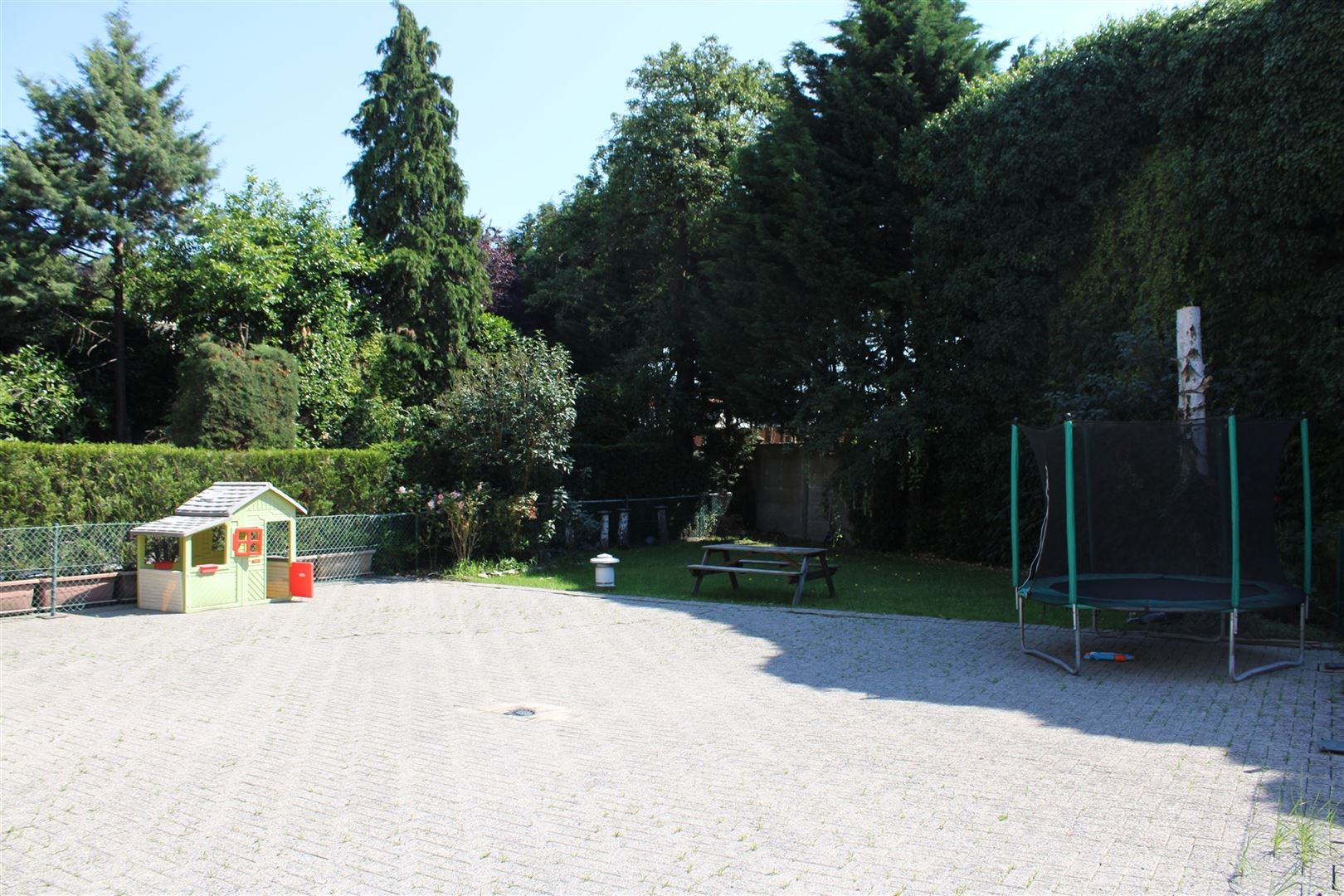 Hoofdfoto van de publicatie: Gelijkvloers appartement met grote tuin