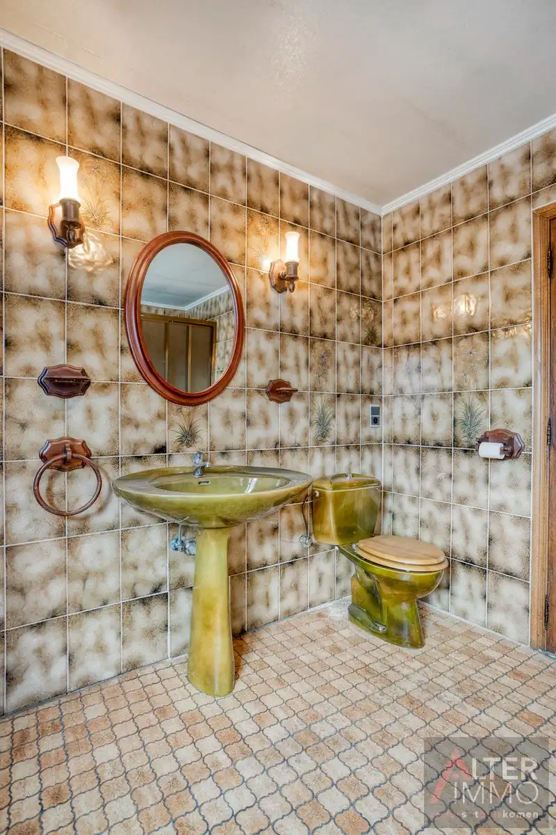 Zéér ruim, te renoveren appartement met 3 slaapkamers! foto 16