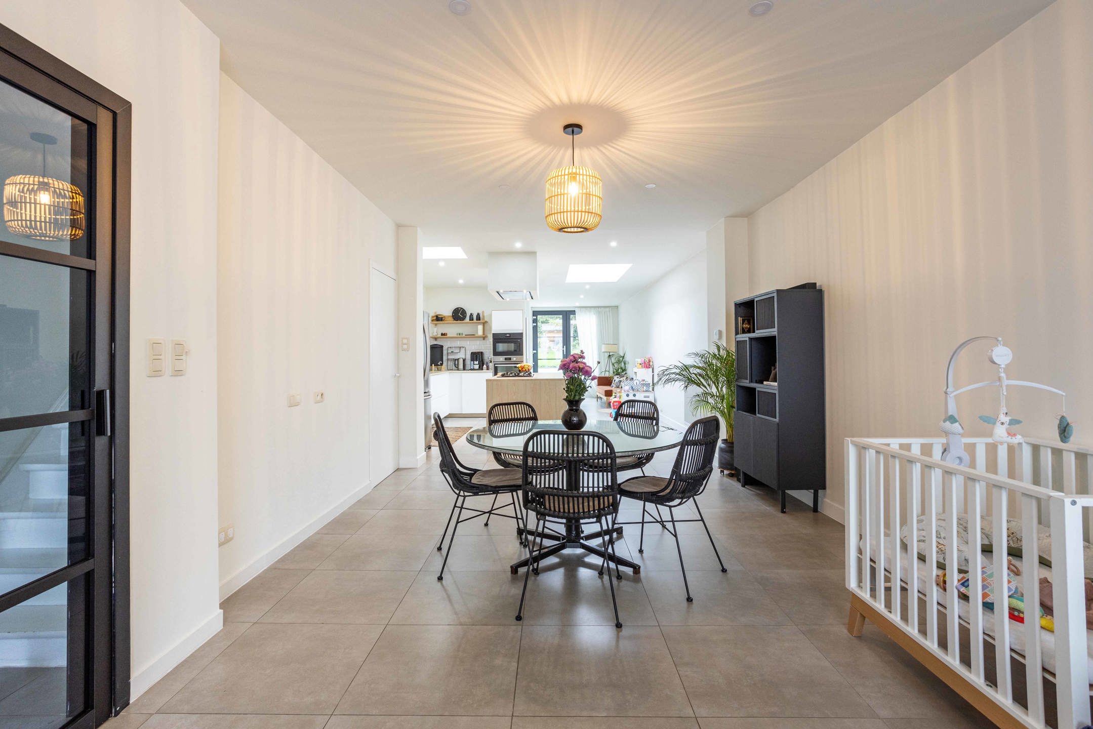 Volledig gerenoveerde, stijlvolle ruime woning foto 4