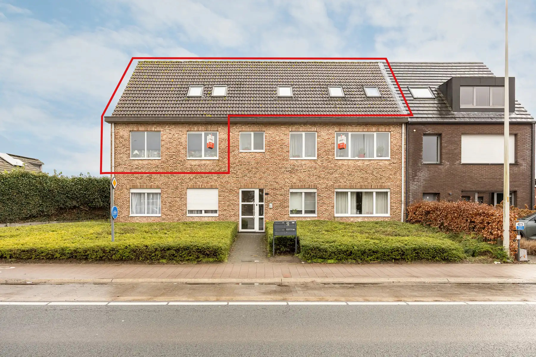 Instapklaar duplex-appartement met twee slaapkamers foto {{pictureIndex}}