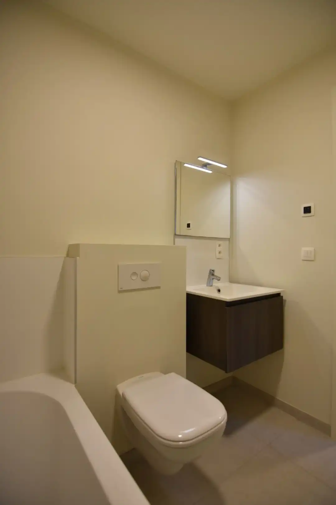 Ruim 3-slpk appartement met zonnig terras foto 16