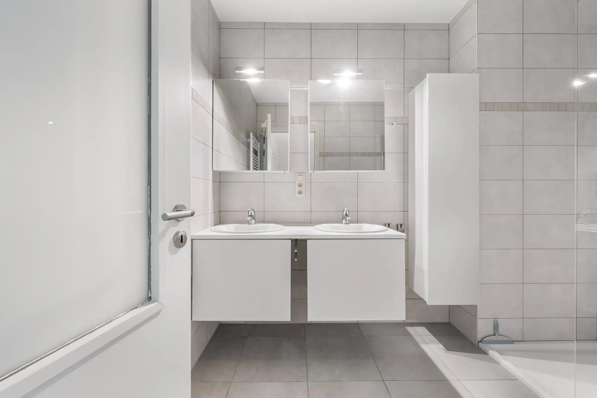 Lichtrijk appartement met Schelde-zicht, 2 slaapkamers en 2 parkeerplaatsen aan het Georges Van Dammeplein in Temse foto 21