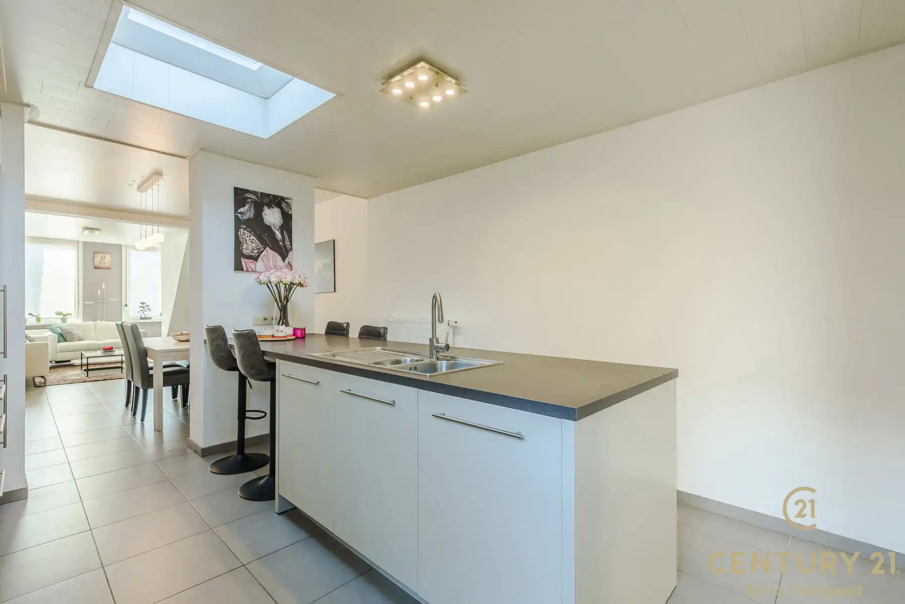 Mooie karakterwoning met tuin, parking en 3 slaapkamers foto 6