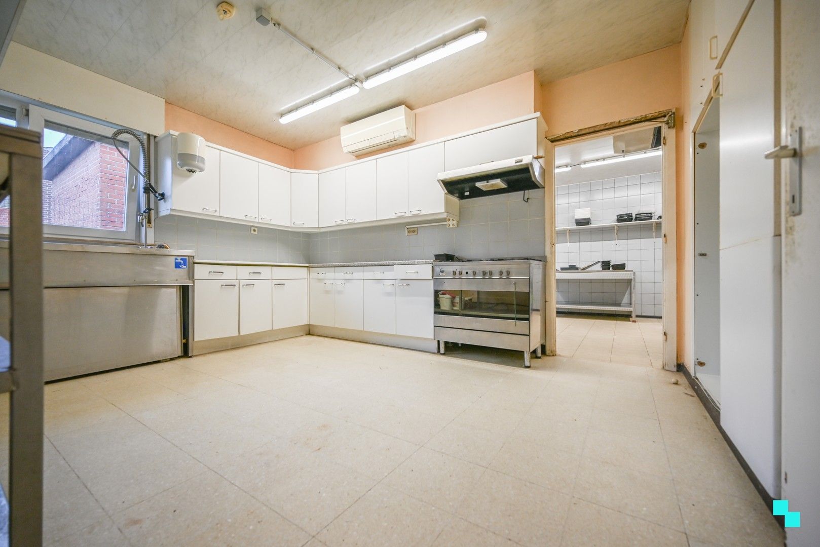 Woning met handelsruimte foto 17