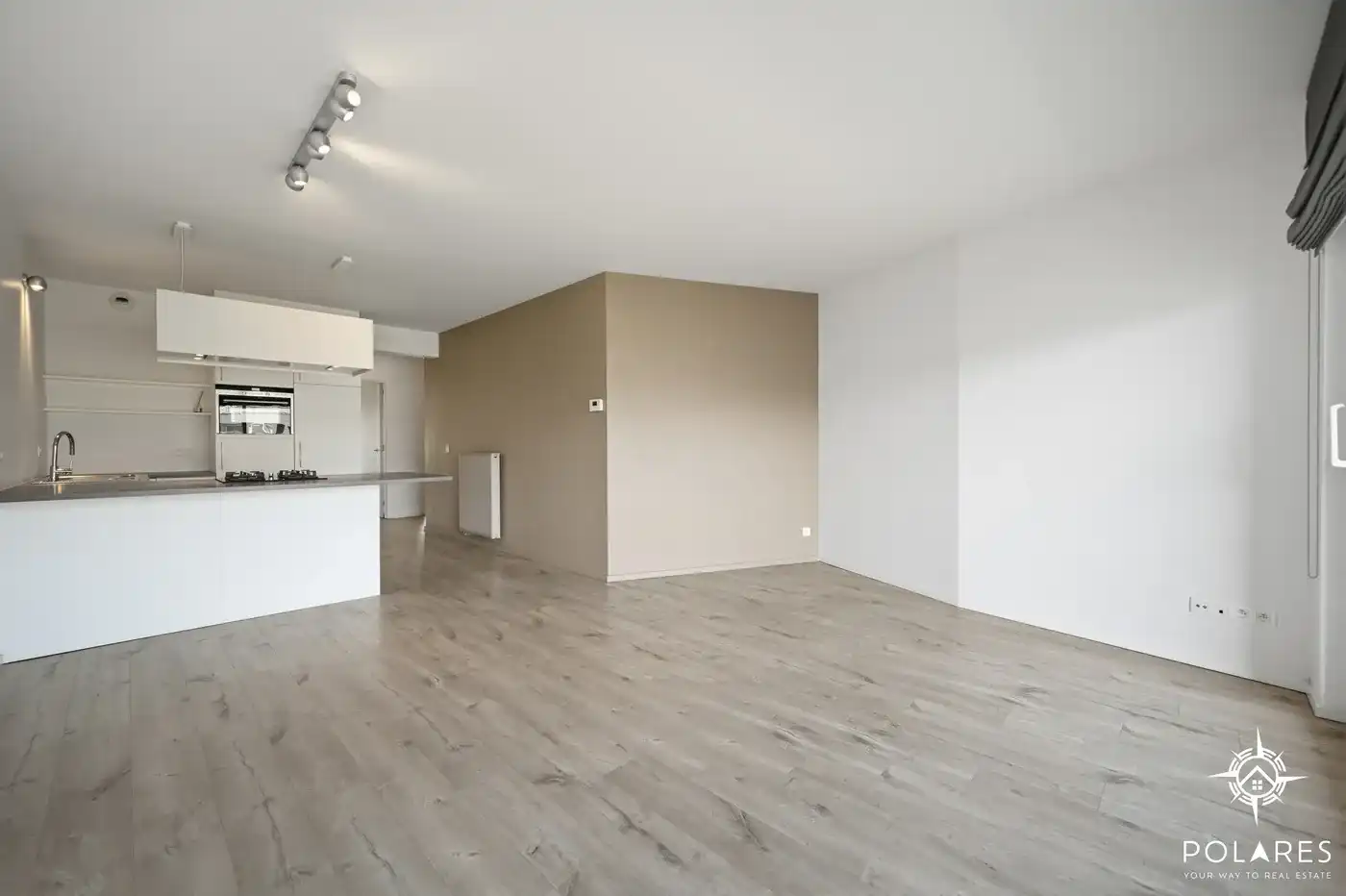 Instapklaar 2-slpk appartement met ruim terras en parkeerplaats foto 6