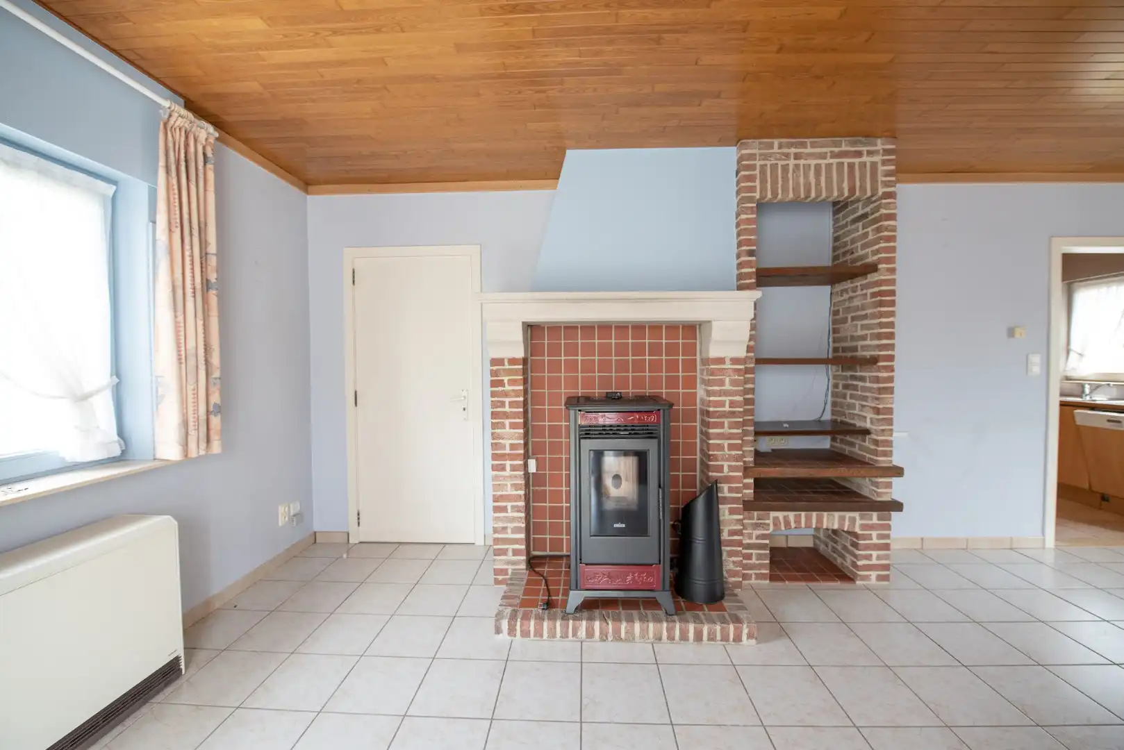 TE KOOP: alleenstaande woning in een rustige woonwijk te Desselgem. foto 5
