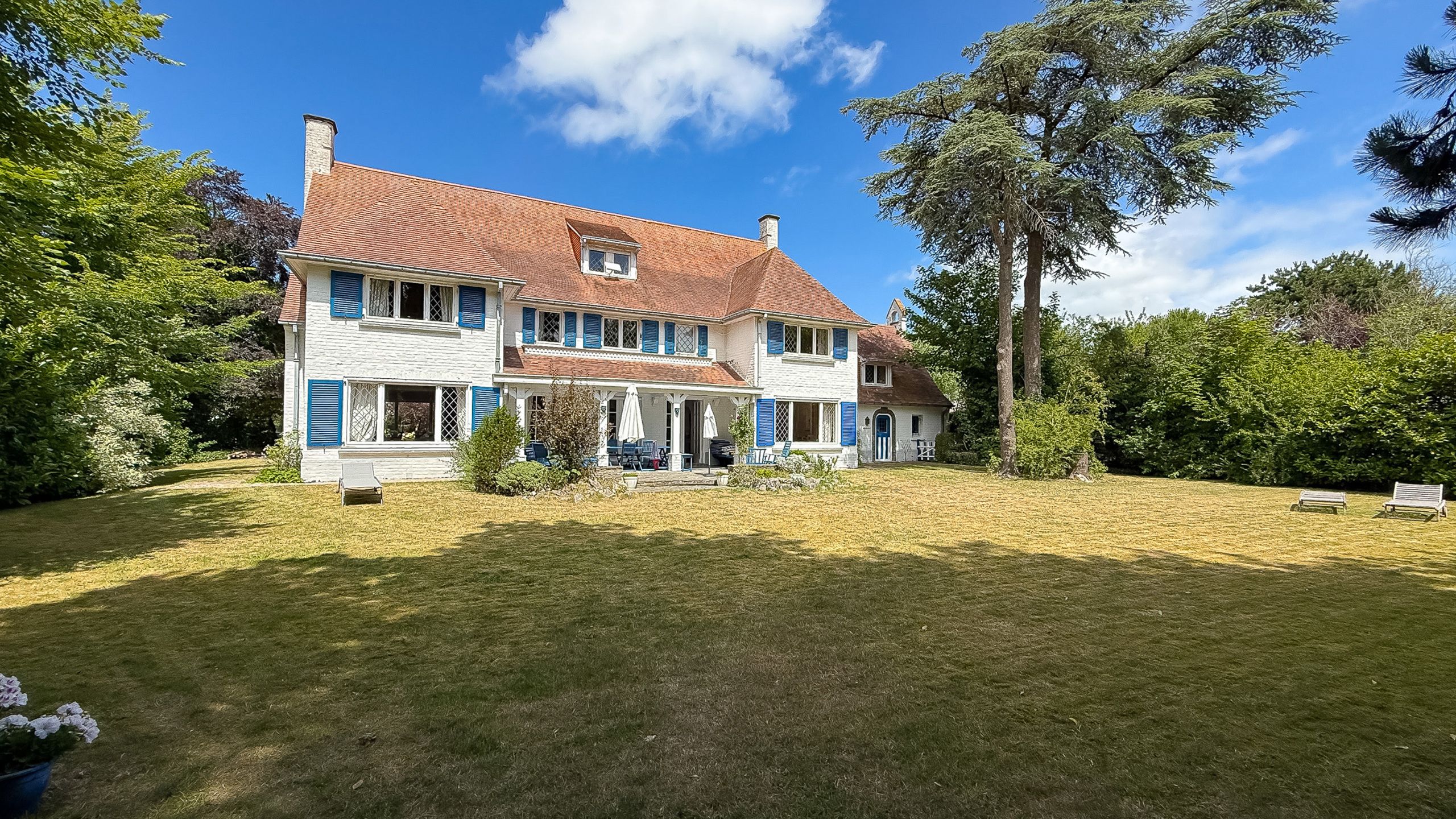 Karaktervolle villa met uitzonderlijk potentieel -TOPLOCATIE foto 8