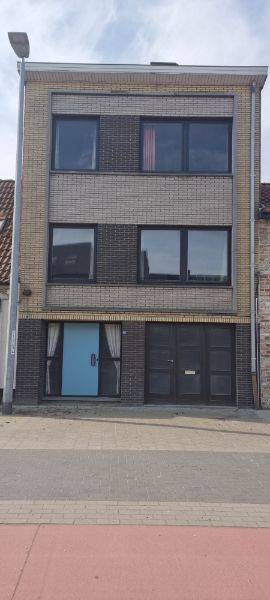 Te renoveren bel-etage woning foto 1