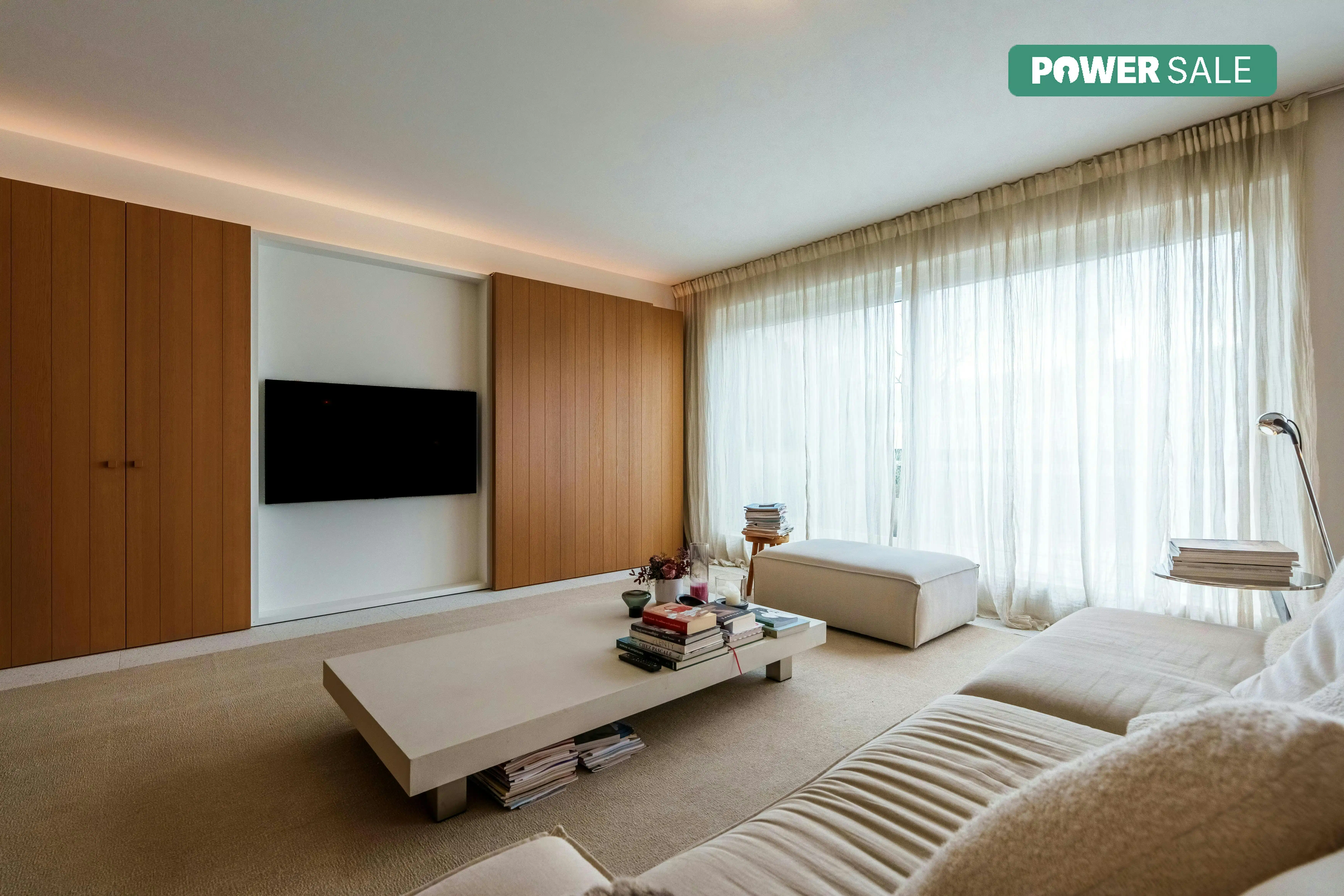 Exclusief gerenoveerd appartement in het centrum Roeselare. foto {{pictureIndex}}