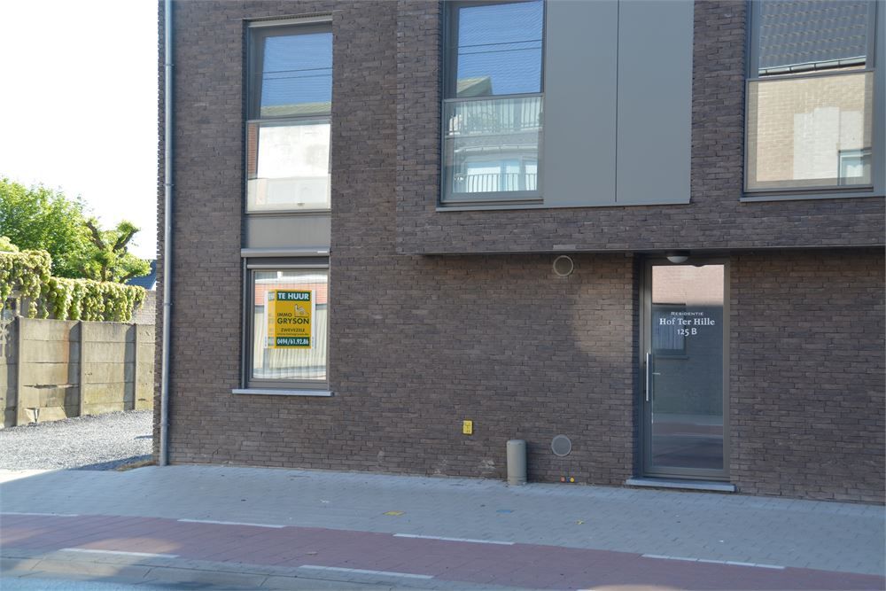 Recent gelijkvloers appartement met 2 slaapkamers en tuin foto {{pictureIndex}}