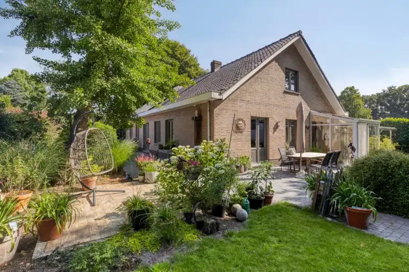 Ruime open bebouwing met potentieel in groene, rustige buurt van Evergem foto 2