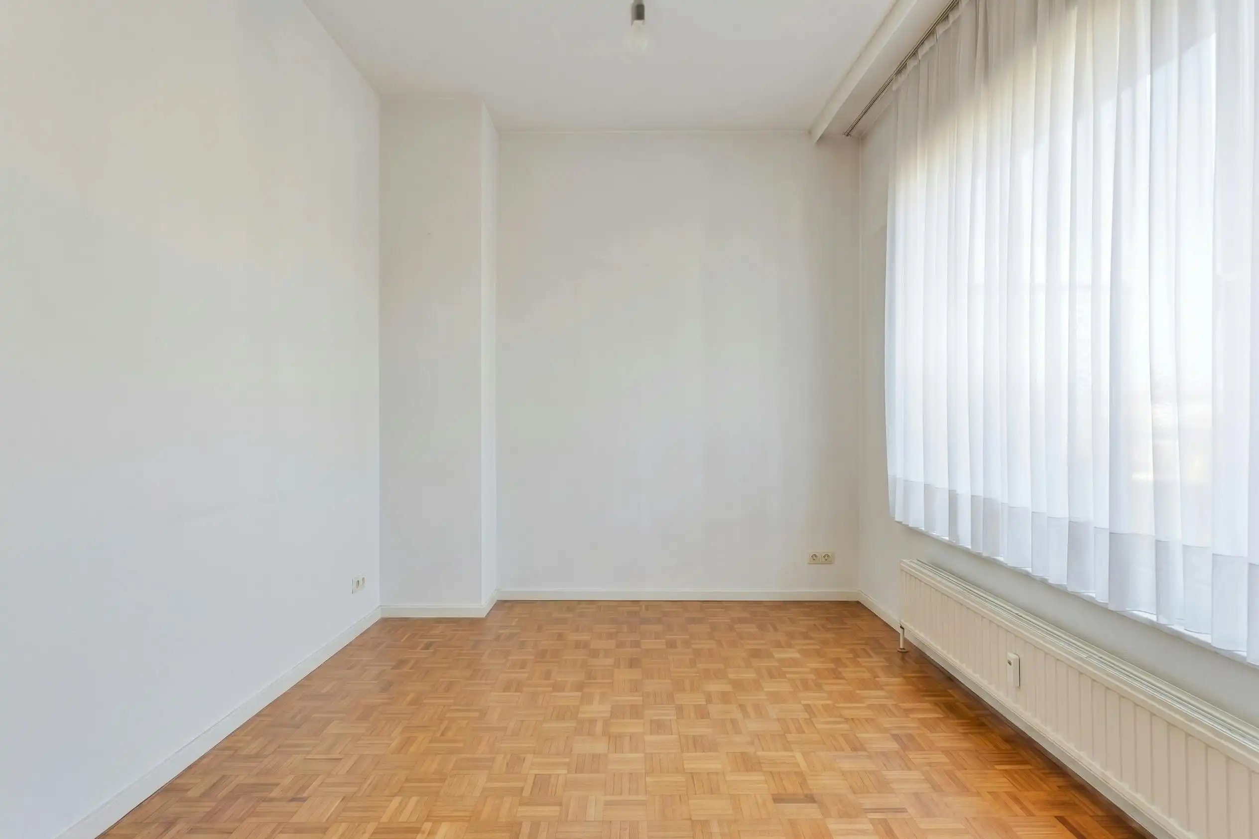 Twee slpk appartement met ruim terras te koop in Antwerpen foto 16