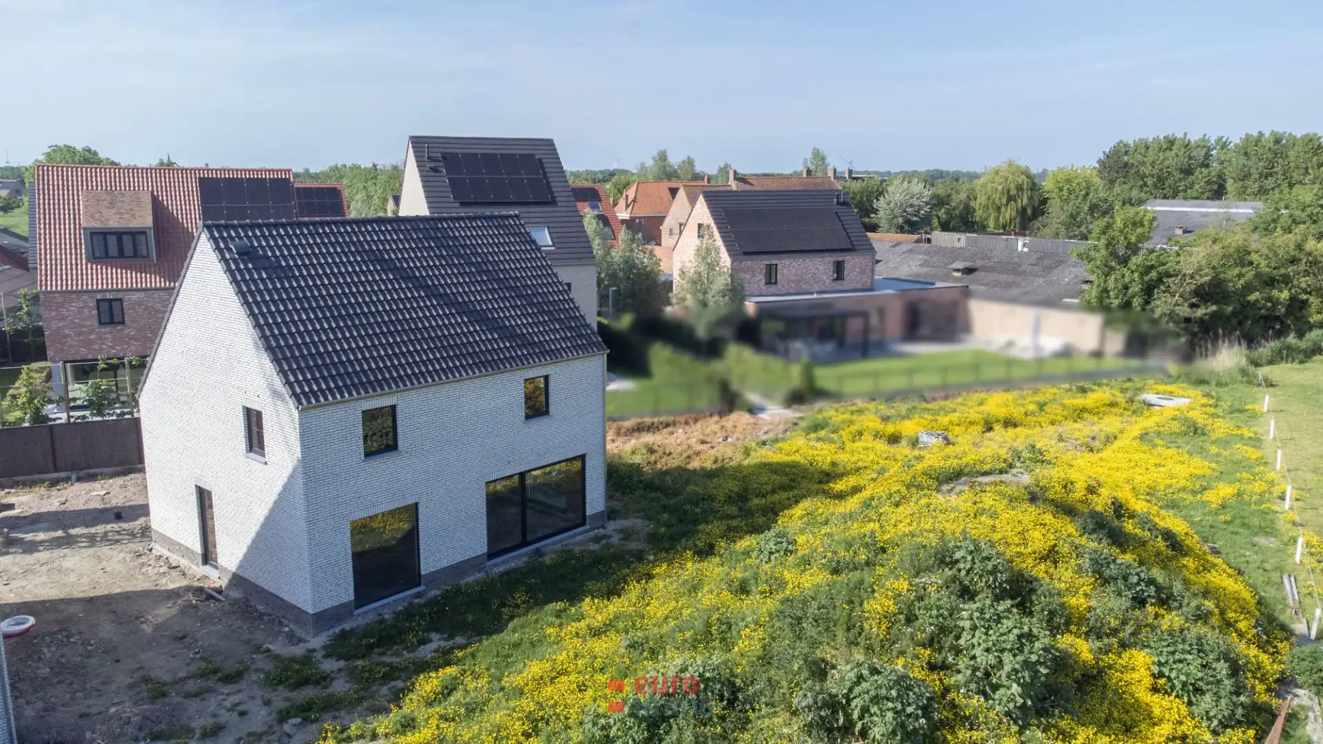 Lot 8 – Absolute topper met royale tuin en panoramische vergezichten foto 3