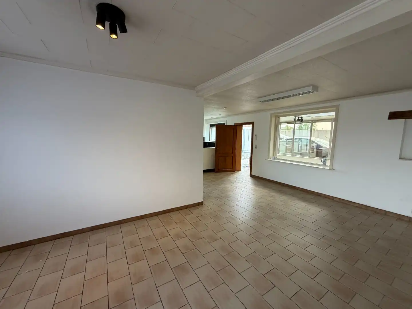 Woning met 3 slaapkamers en garage foto 3