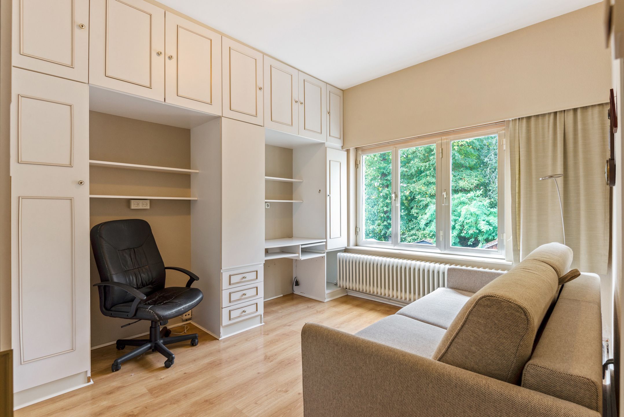 Mooie woning met appartement op toplocatie - mooie tuin foto 13