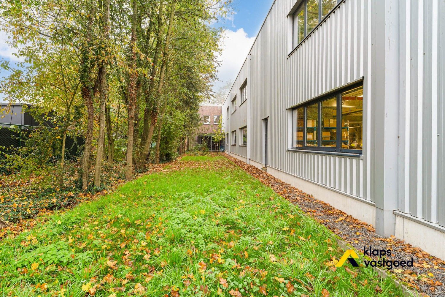 Knappe industriële hal op het bedrijventerrein van Rotem foto 36